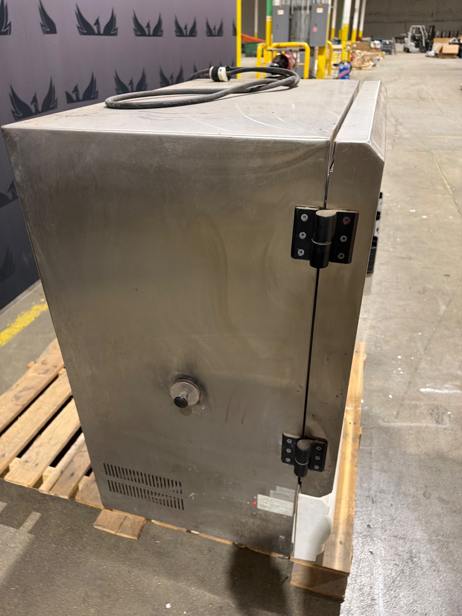 BLUE M M01440SC 300°C Mechanical Oven USED 1