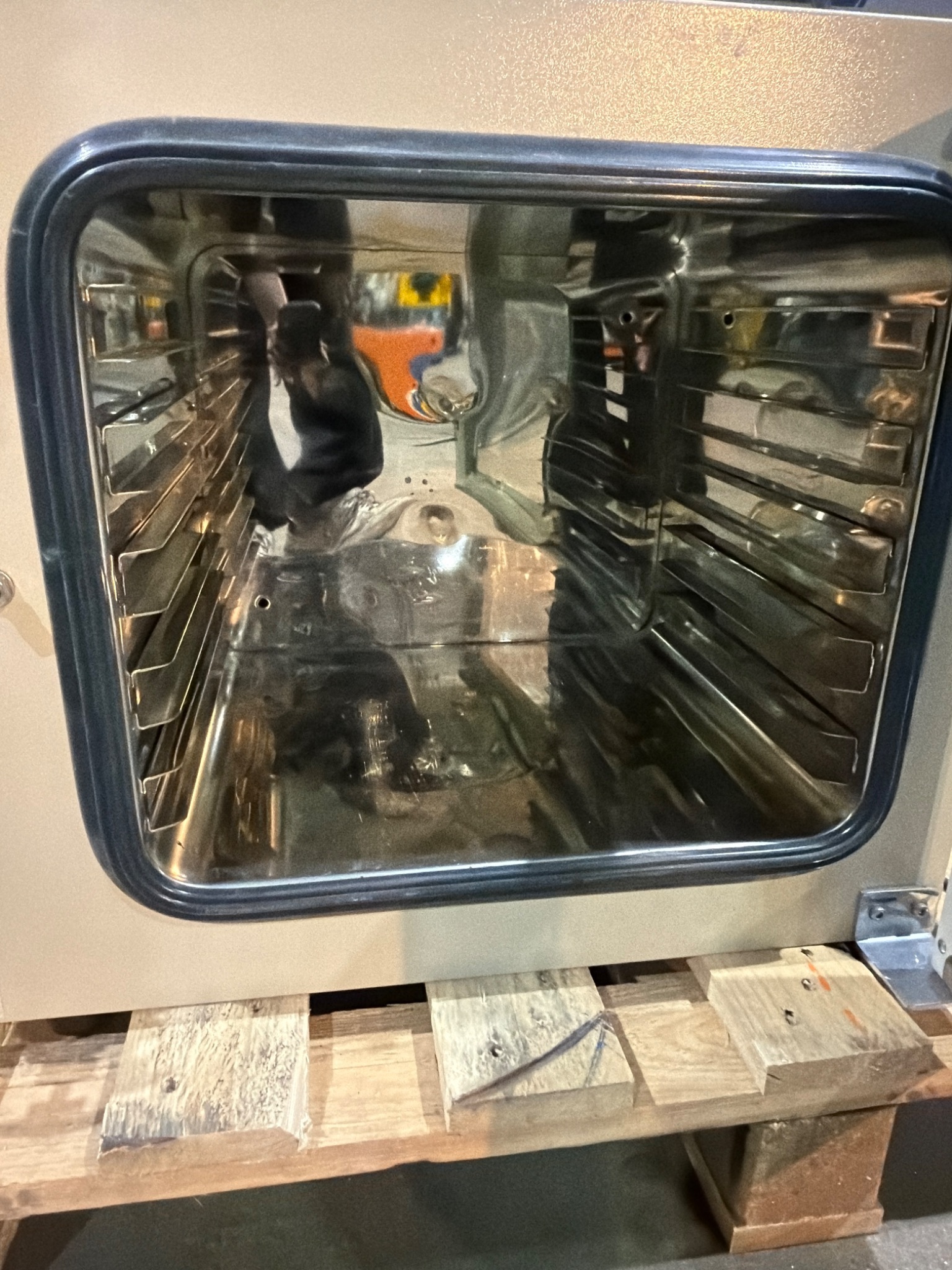 ACROSS INTERNATIONAL AccuTemp‑19s Industrial Drying Oven USED 1