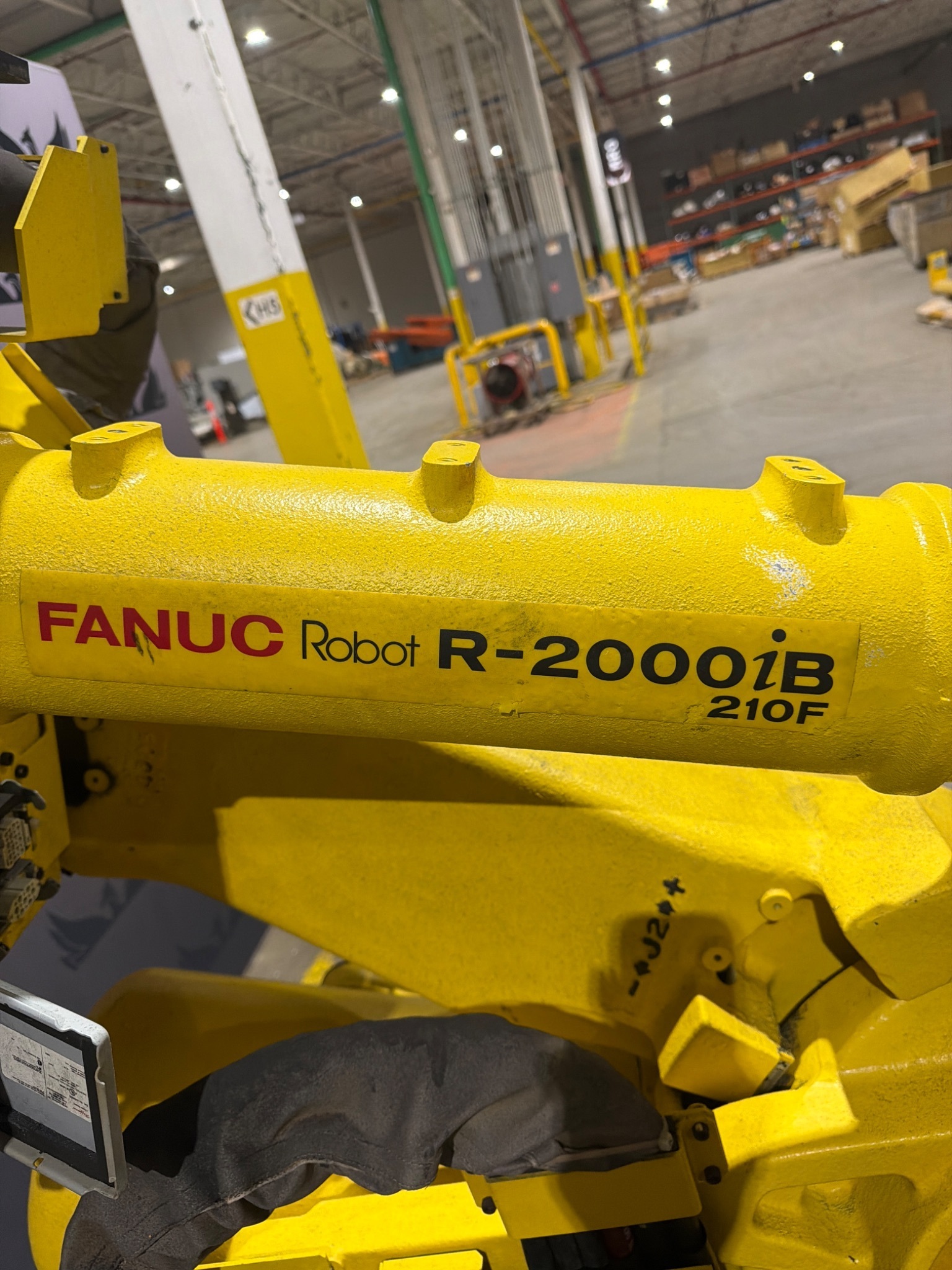 FANUC R‑2000iB/210F Complete w/ R‑30iB Controller USED 7