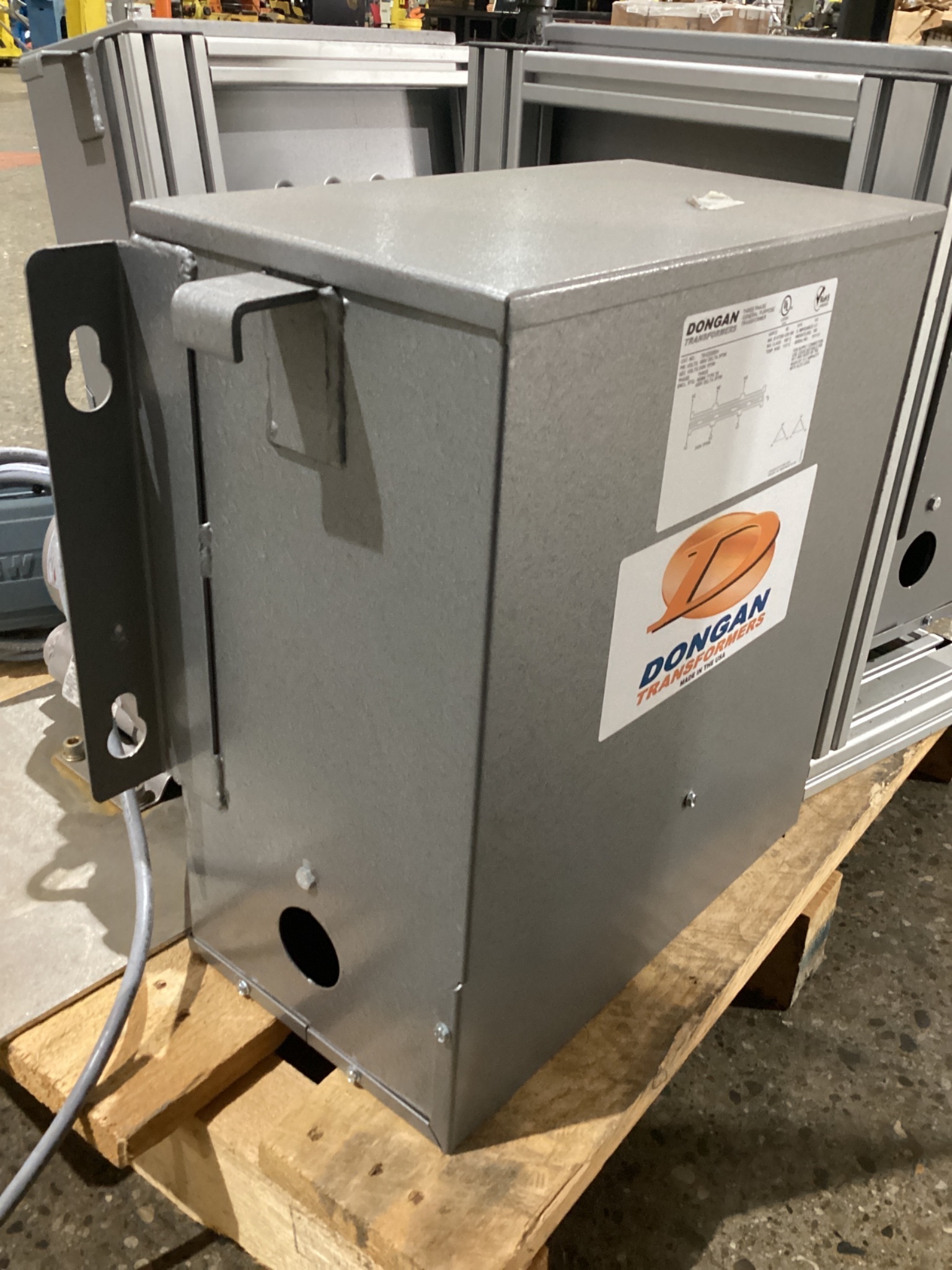 DONGAN 76‑0209SH 9 KVA Transformer 480V - 240V USED 1