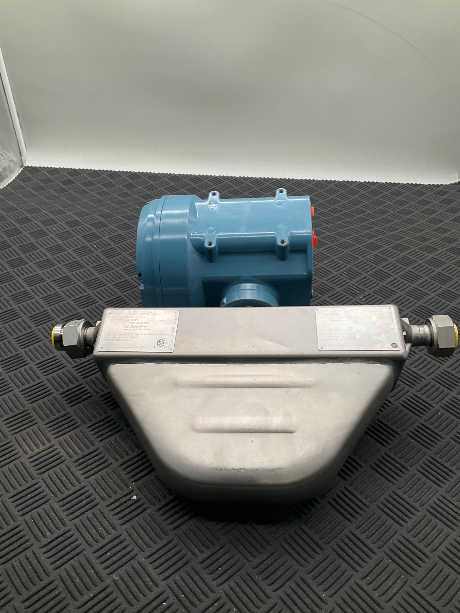 MICRO MOTION F050S239CFA2EZZZZ Mass Flow Sensor NEW 0