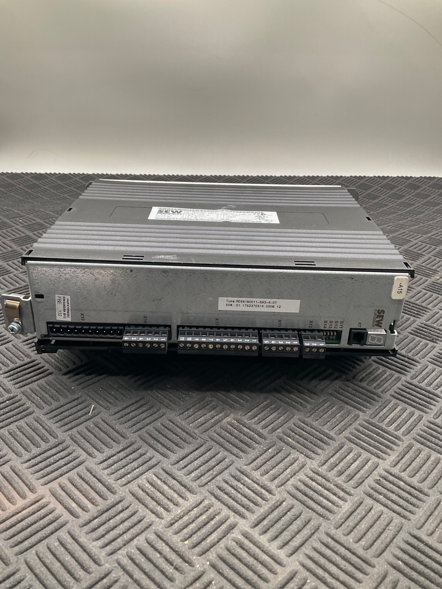 SEW EURODRIVE MDX61B0011‑5A3‑4‑0T MOVIDRIVE Inverter Drive USED 1