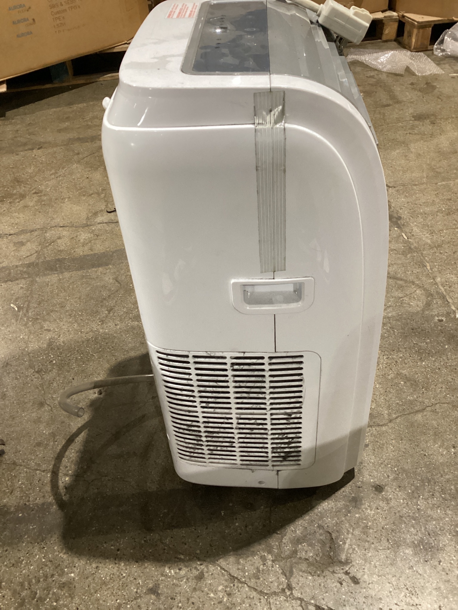 Black & Decker BPACT14WT Portable Air Conditioner with Remote Used 1