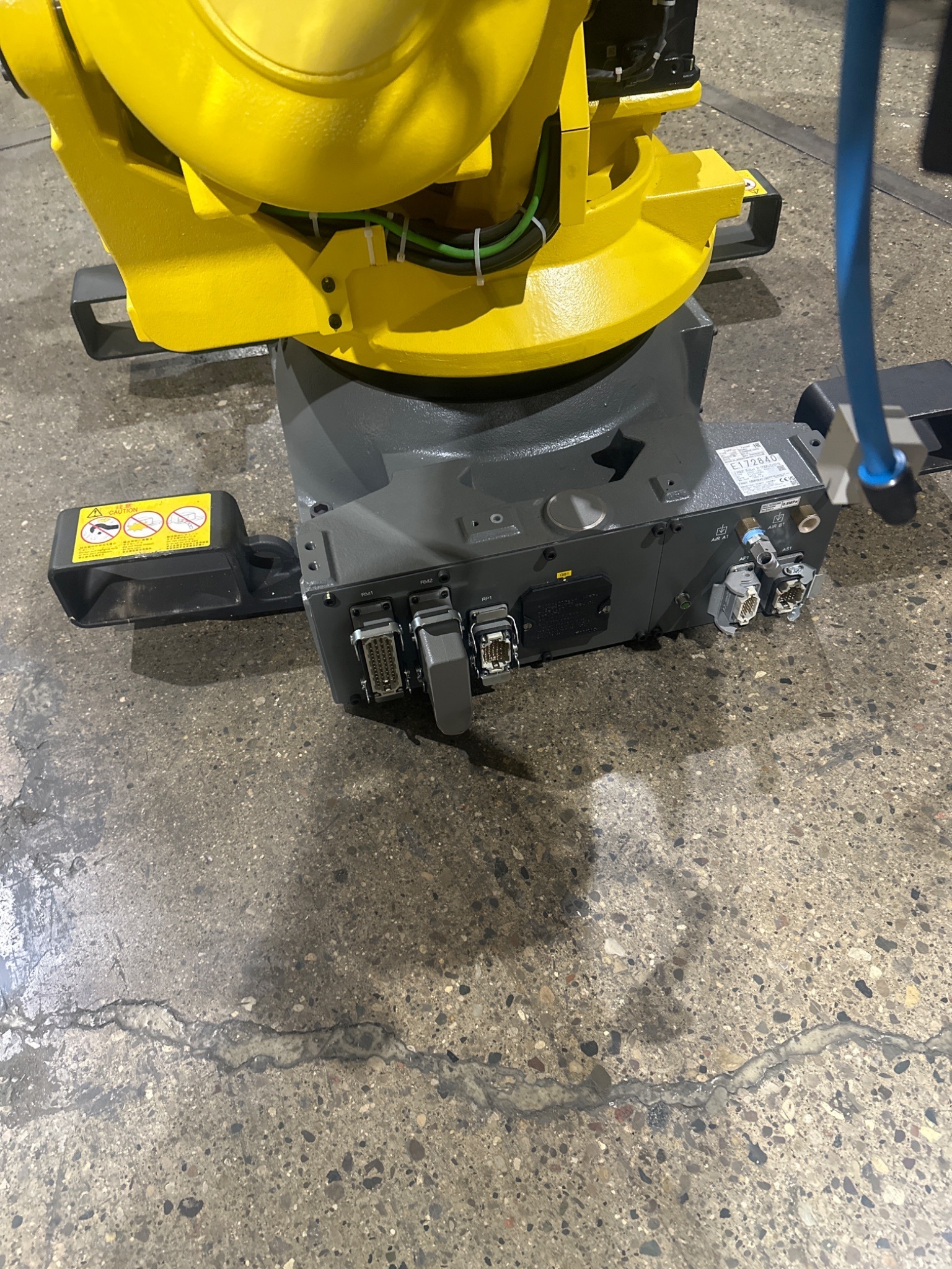 FANUC 2022 R-2000IC 210L ROBOT ARM ONLY USED 7