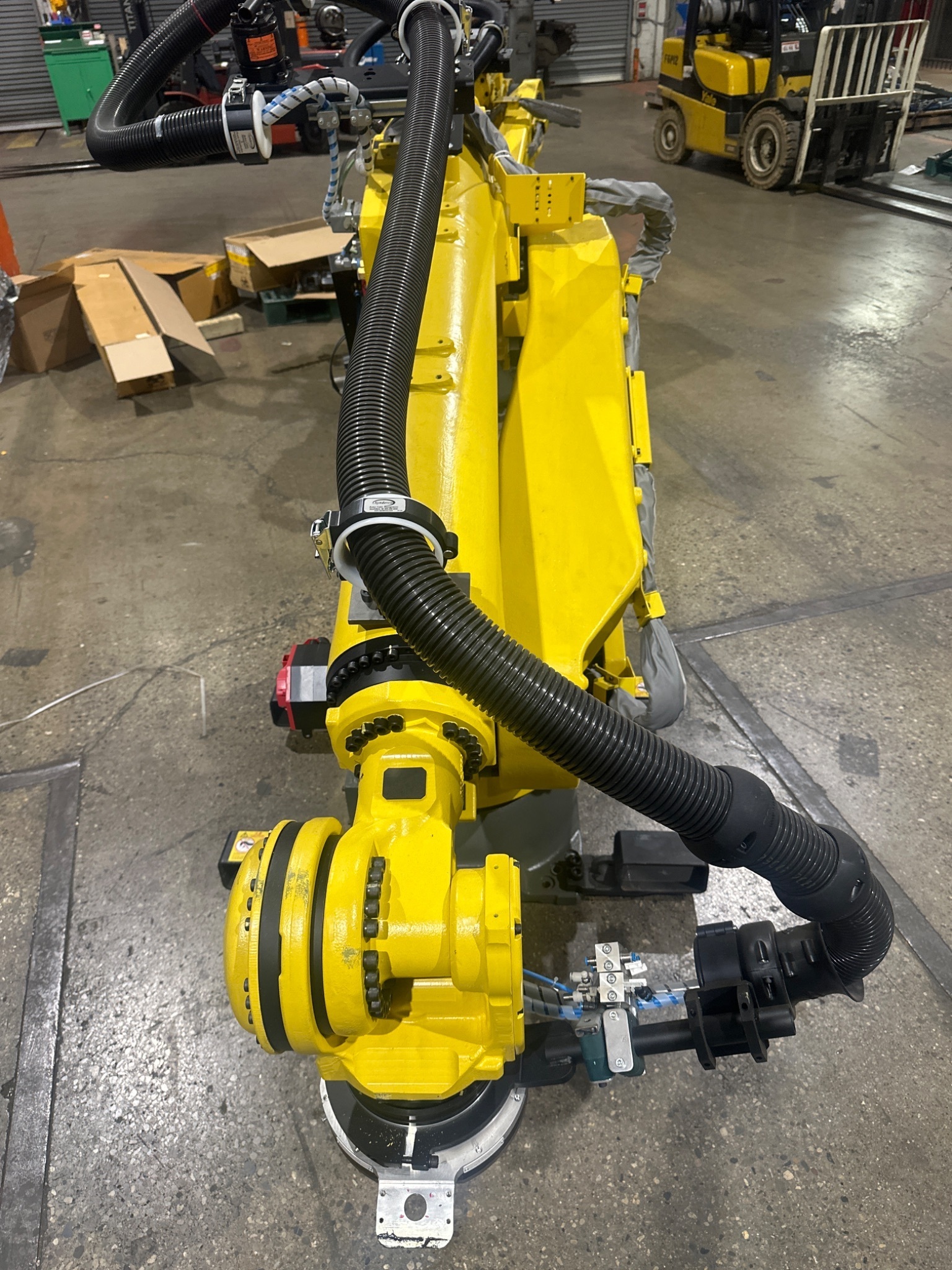 FANUC 2022 R-2000IC 210L ROBOT ARM ONLY USED 8