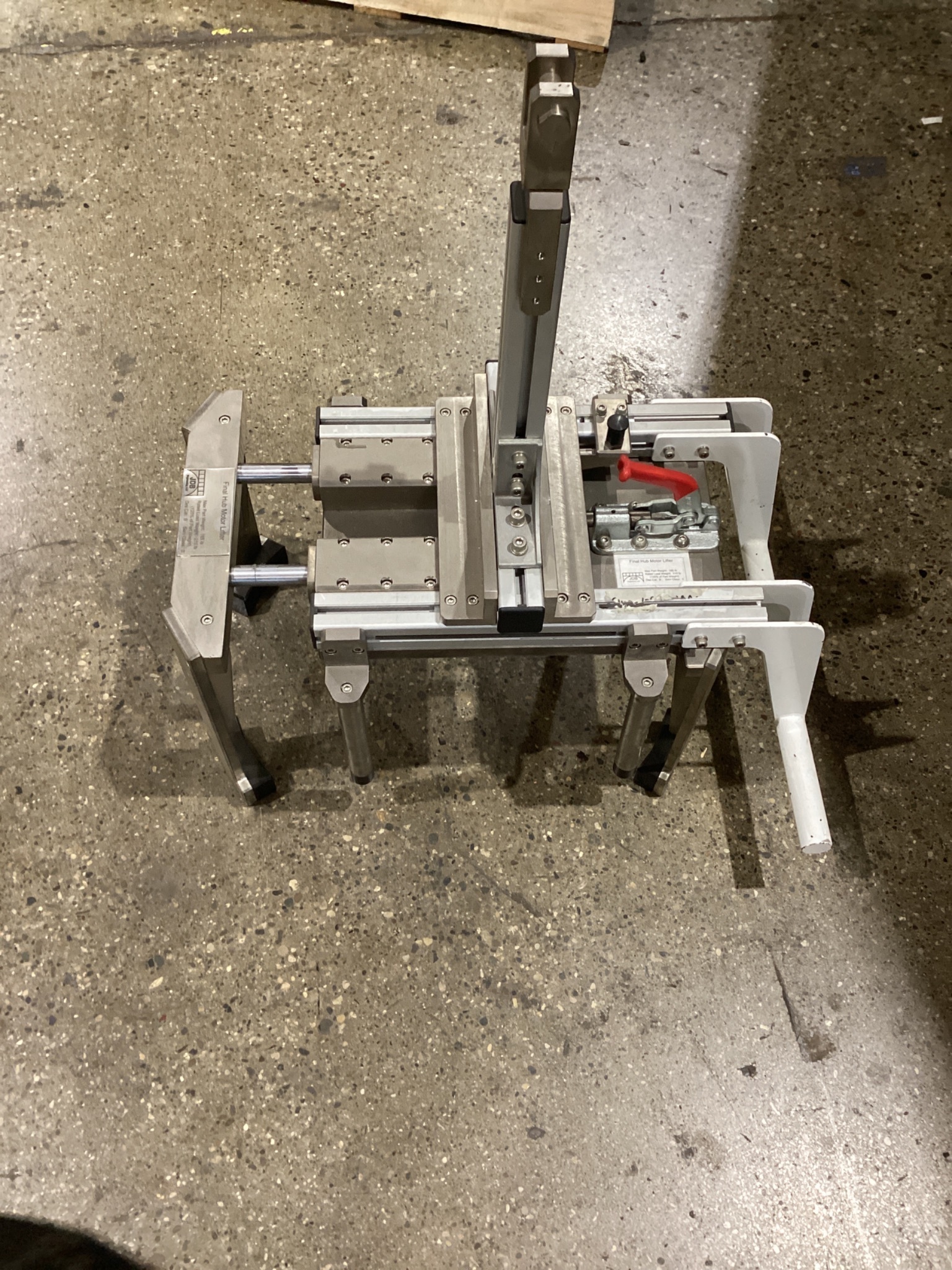 JDB FINAL HUB MOTOR LIFTER 210 LB CAPACITY USED 1