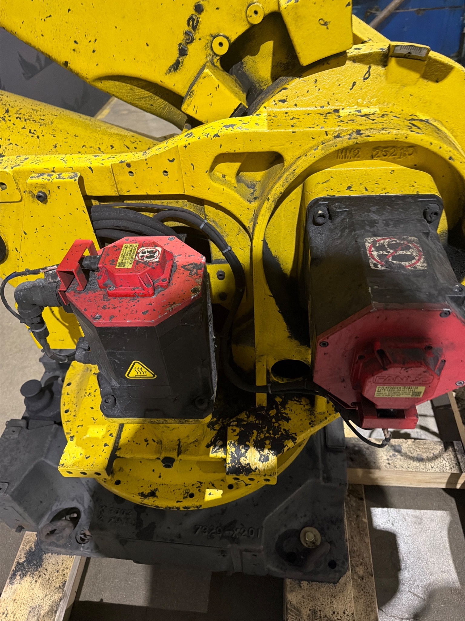 FANUC R-2000iB/210F Complete w/ R-30iB Controls USED 10