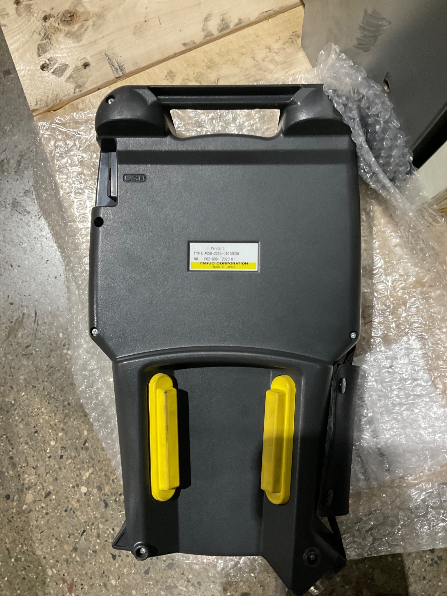 FANUC R-2000IC/210L INDUSTRIAL ROBOT WITH R-30IB CONTROLLER USED 12