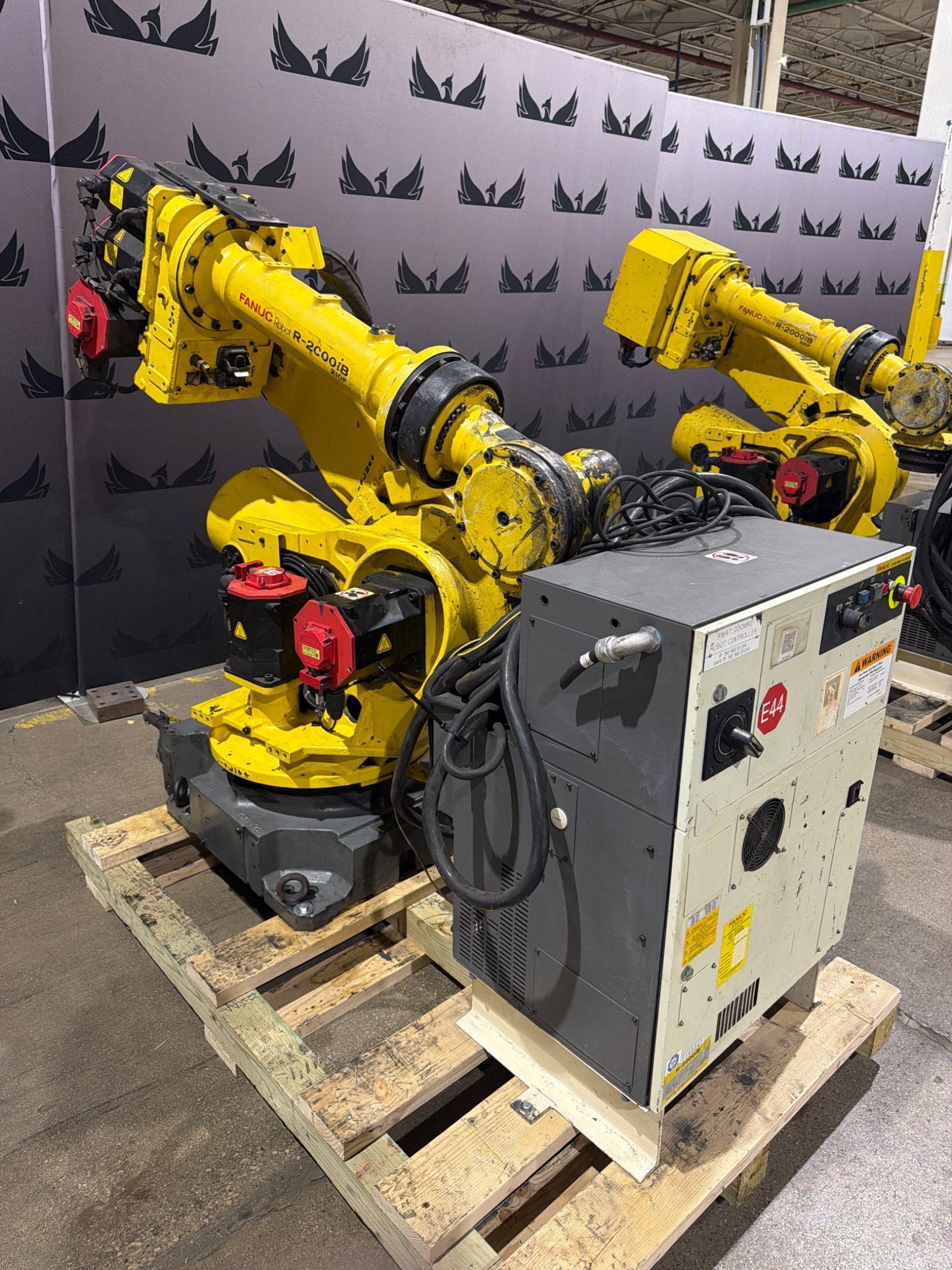 FANUC R-2000iB/210F Complete w/ R-30iB Controls USED 1