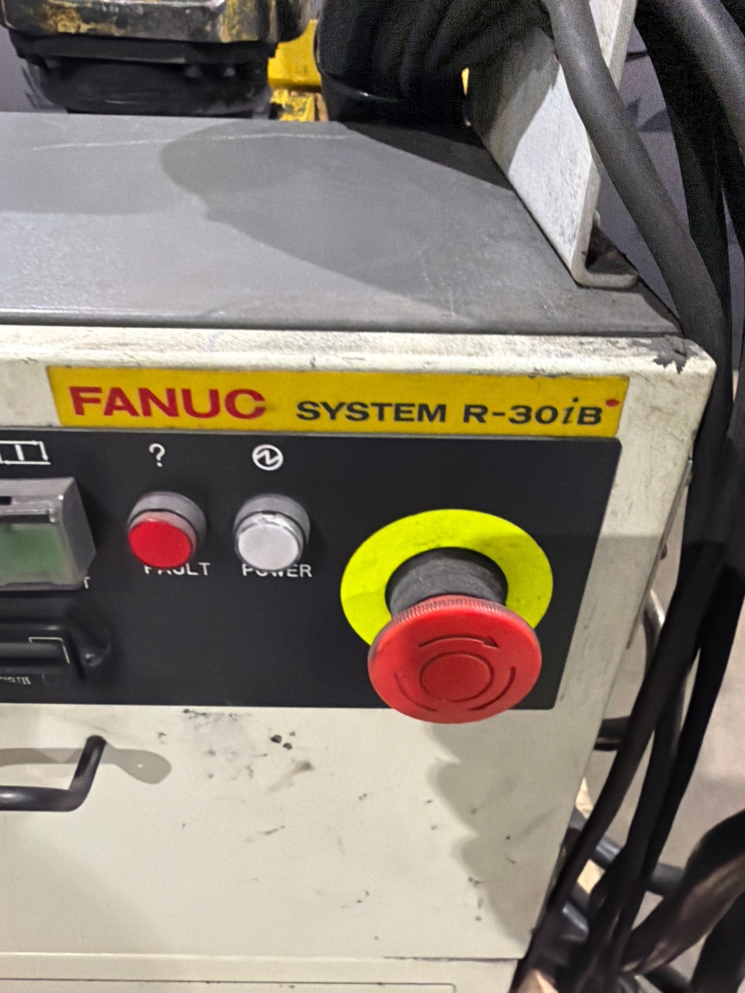 FANUC R‑2000iB/210F Complete w/ R‑30iB Controller USED 5