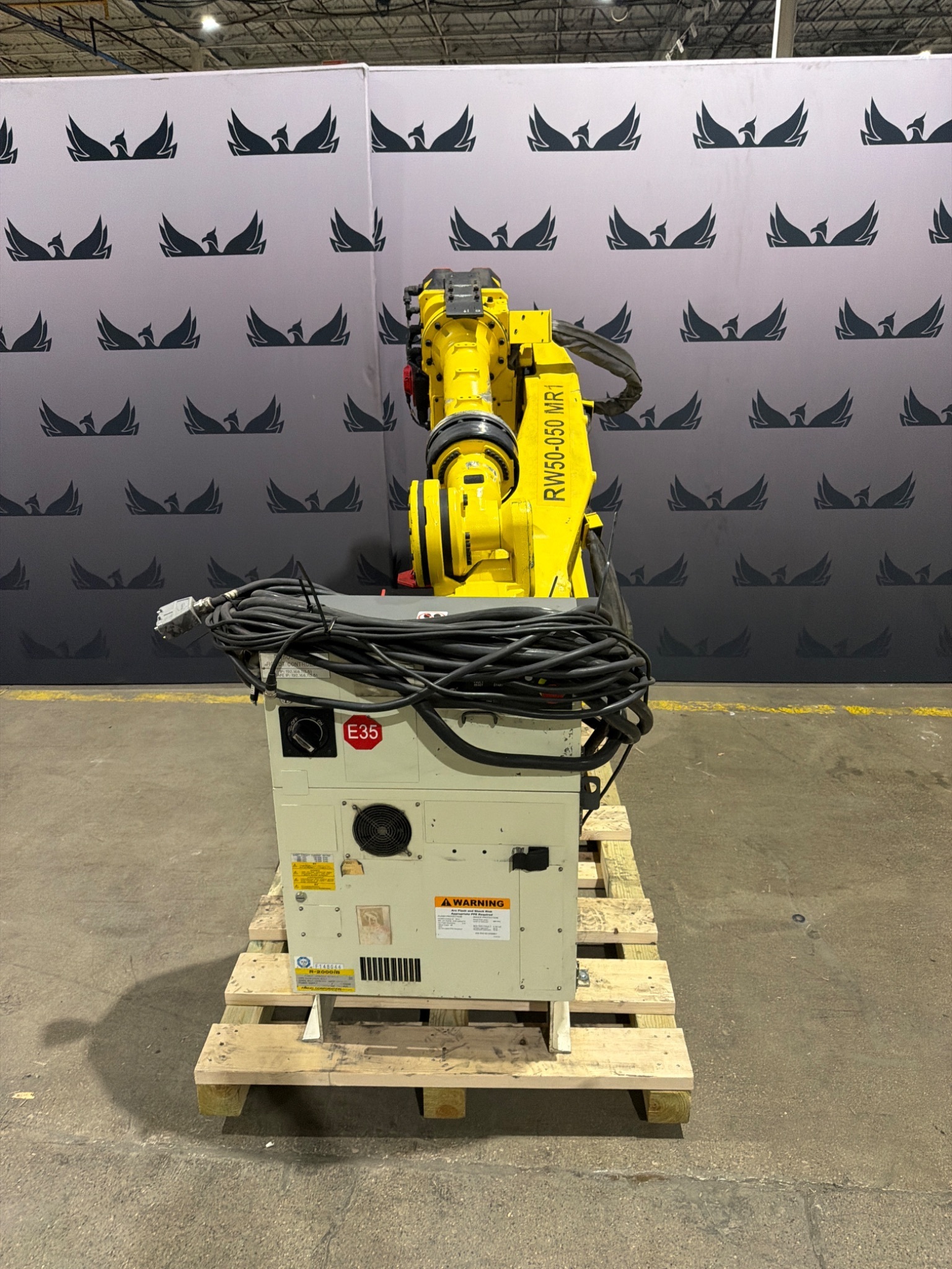 FANUC R‑2000iB/210F Complete w/ R‑30iB Controller USED 0