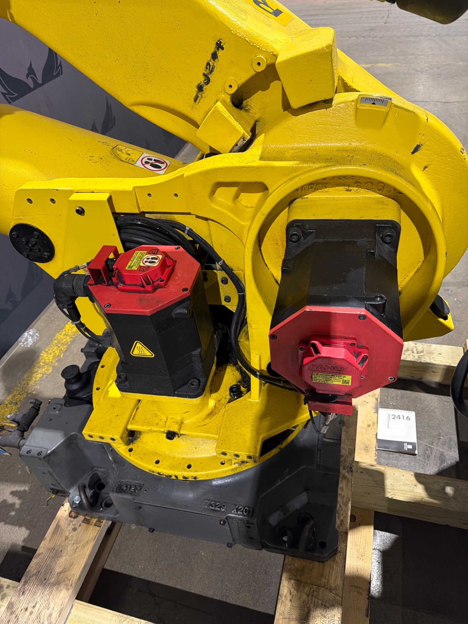 FANUC R‑2000iB/210F Complete w/ R‑30iB Controller USED 3