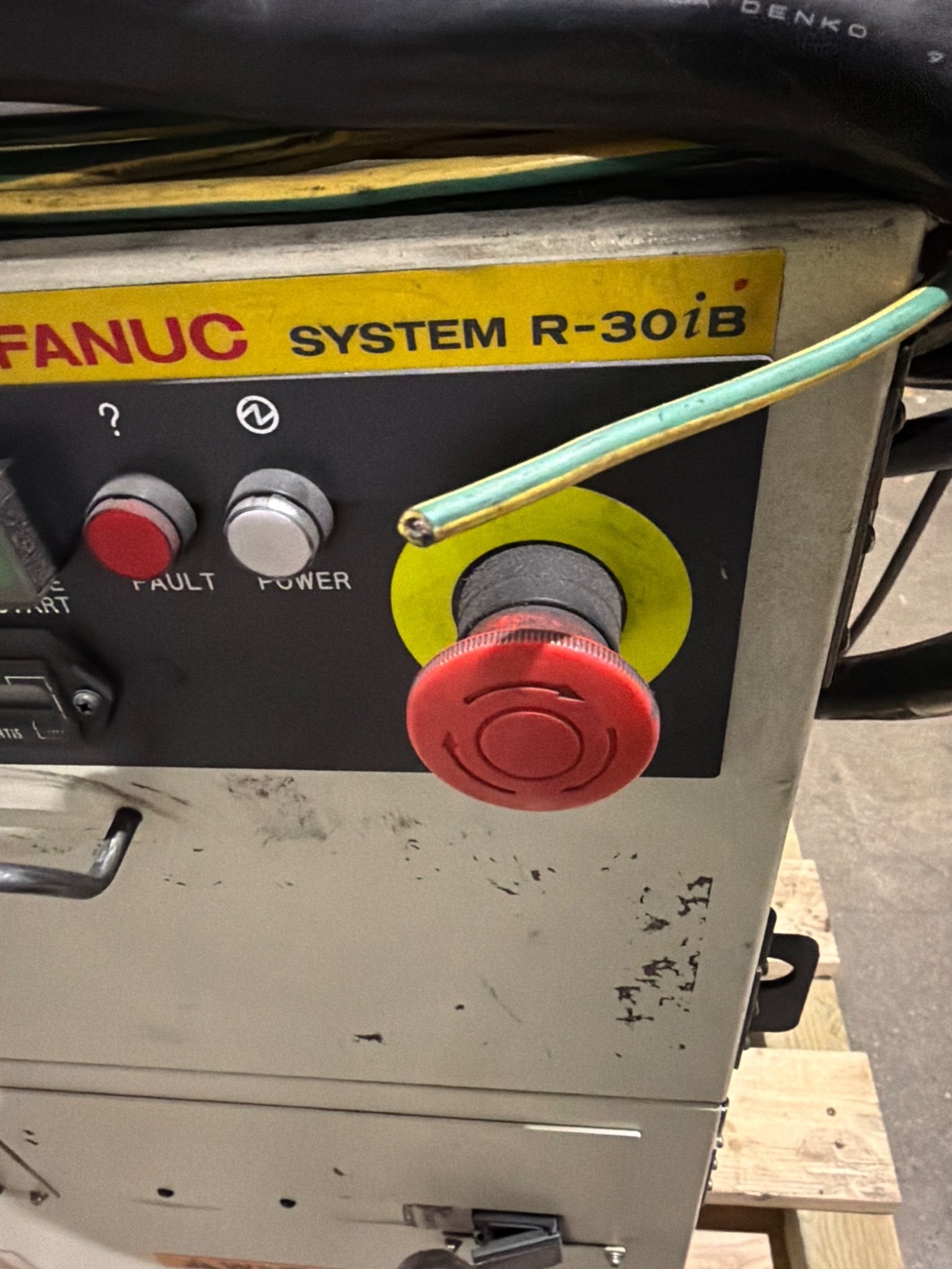 FANUC R‑2000iB/210F Complete w/ R‑30iB Controller USED 5