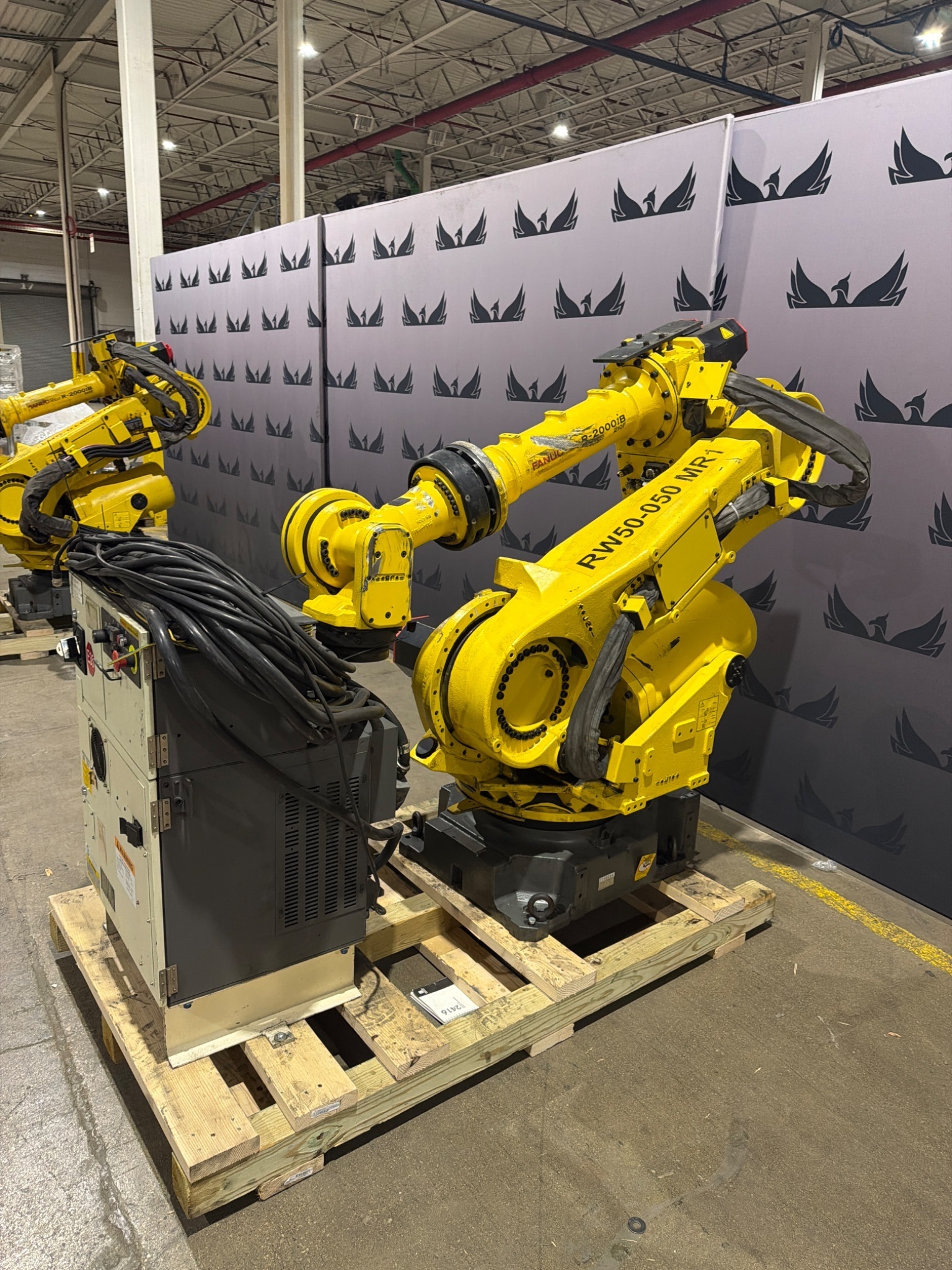 FANUC R‑2000iB/210F Complete w/ R‑30iB Controller USED 8