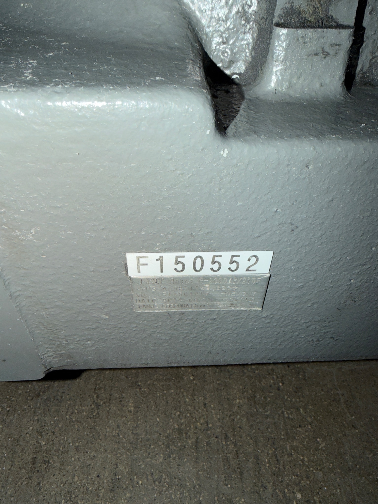 FANUC R‑2000iB/210F Complete w/ R‑30iB Controller USED 8