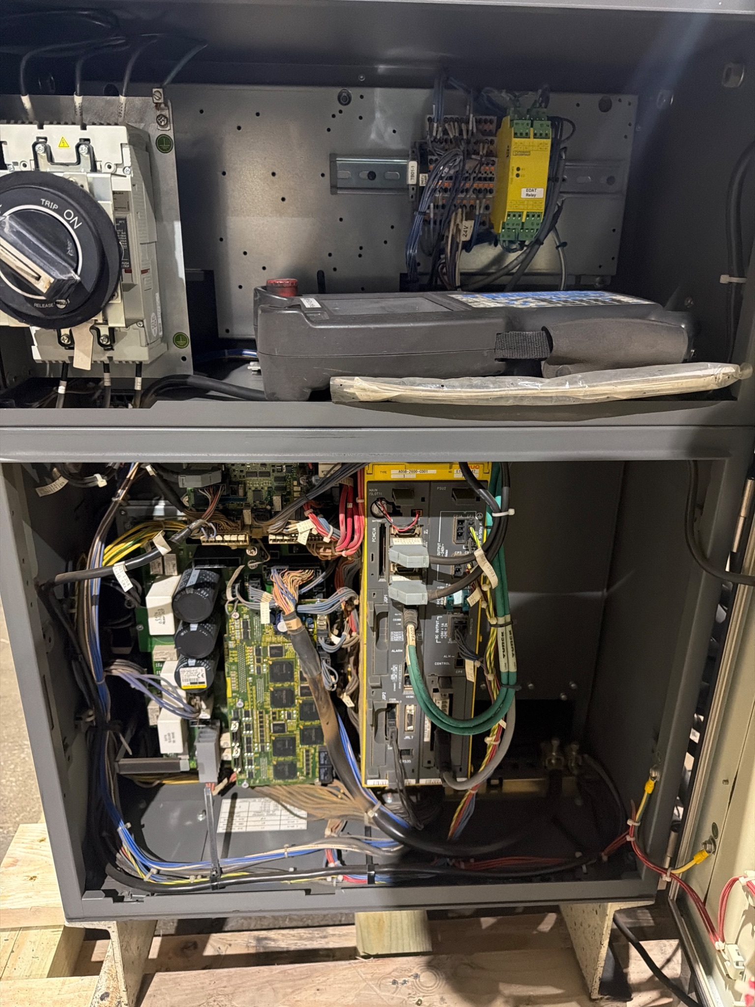 FANUC R‑2000iB/210F Complete w/ R‑30iB Controller USED 11