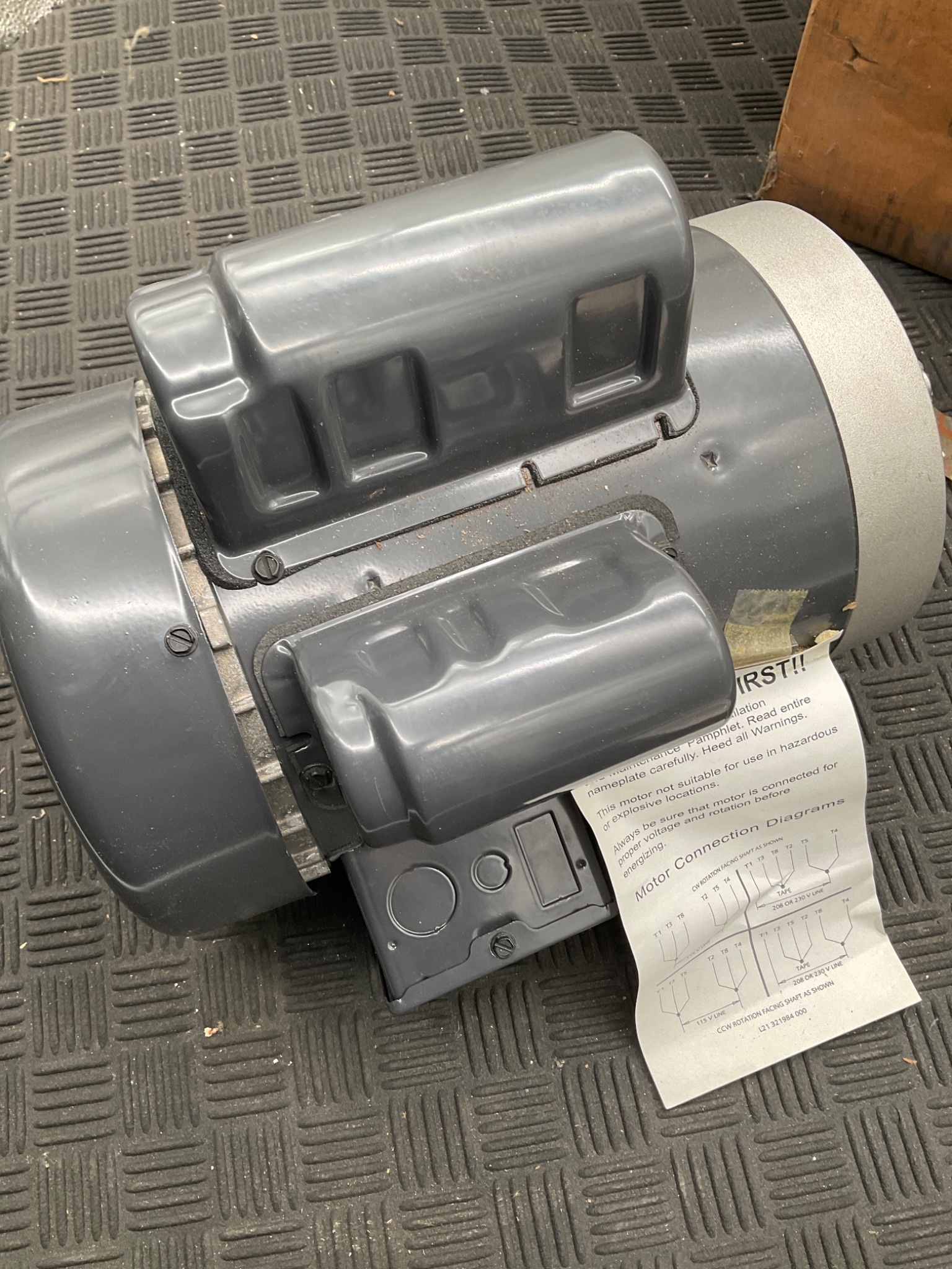 DAYTON 6K702P 1-1/2 HP General Purpose Motor NEW 4
