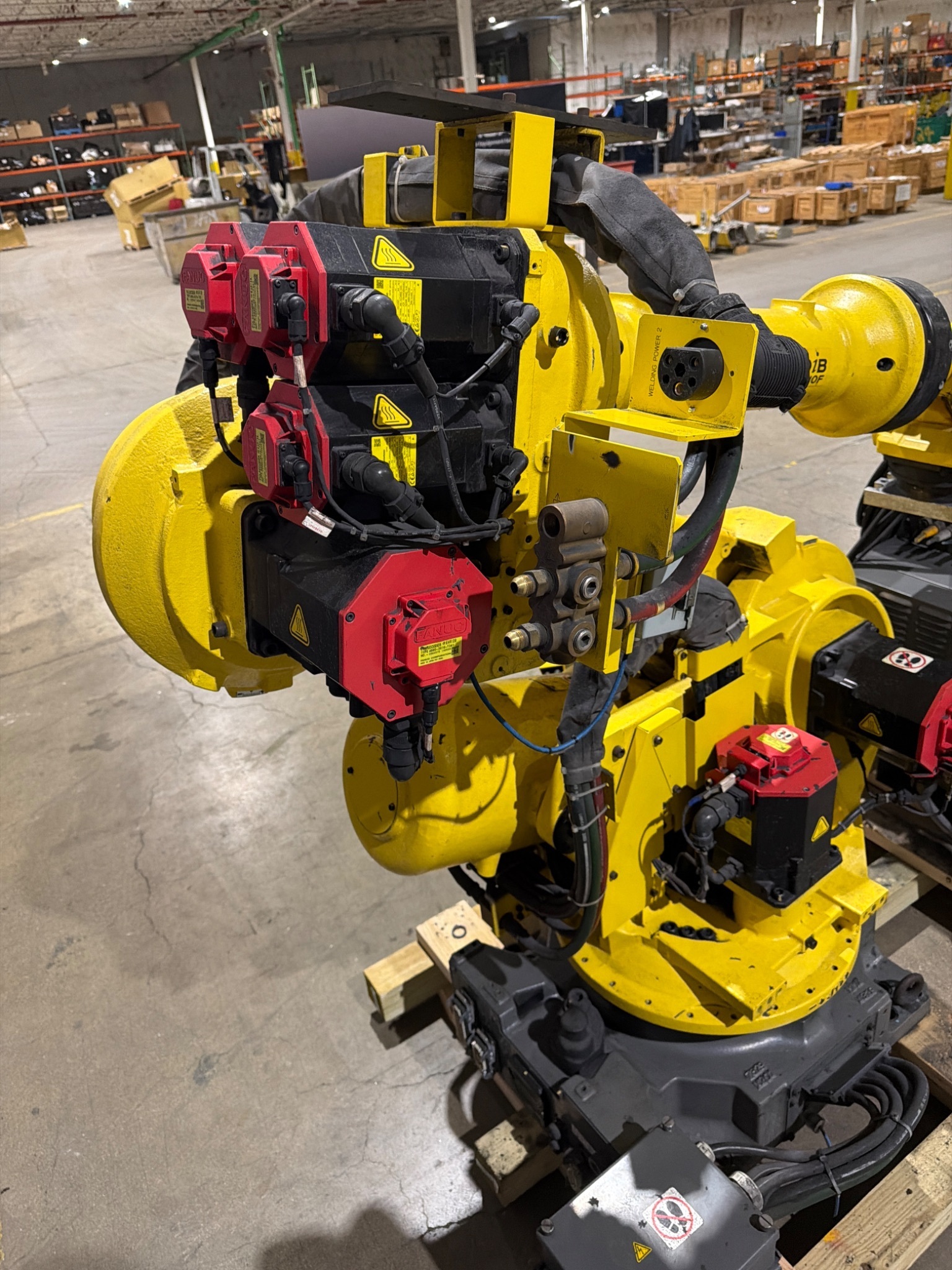 FANUC R‑2000iB/210F Complete w/ R‑30iB Controller USED 5