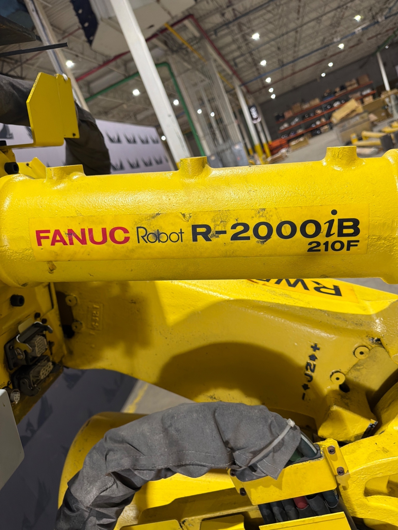FANUC R‑2000iB/210F Complete w/ R‑30iB Controller USED 7