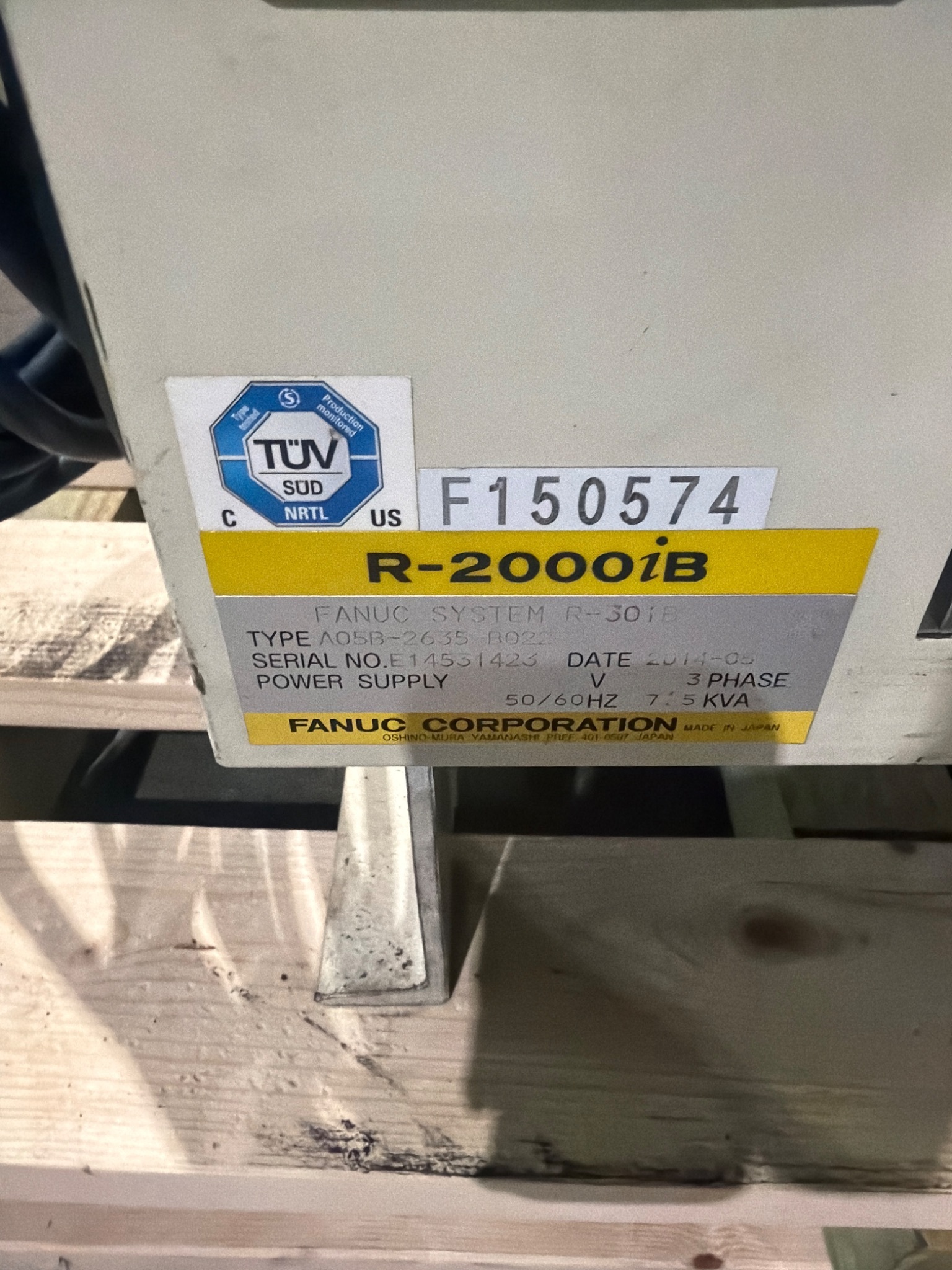FANUC R‑2000iB/210F Complete w/ R‑30iB Controller USED 8
