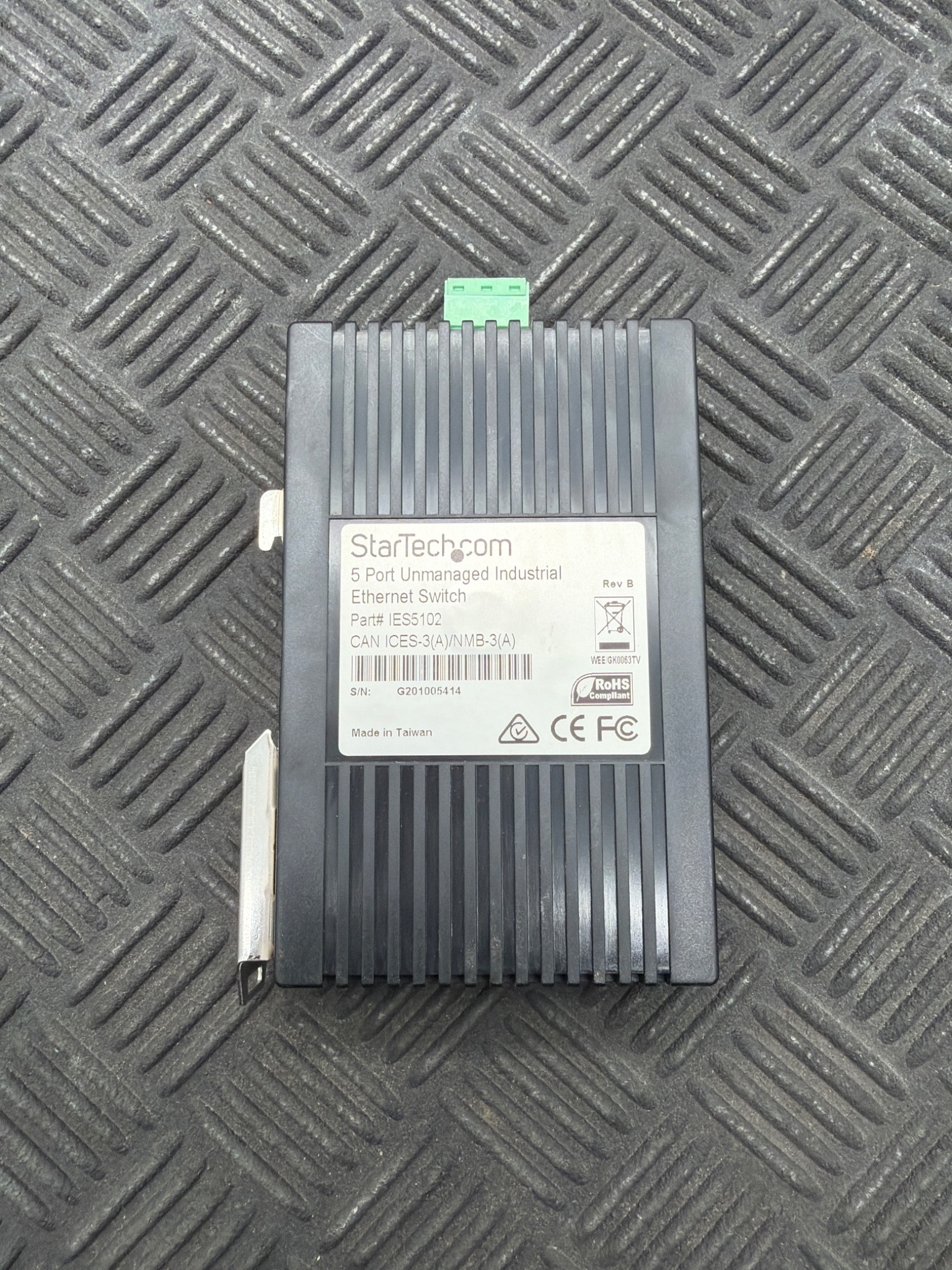 STARTECH IES5102 5‑Port Unmanaged Industrial Ethernet Switch USED 4