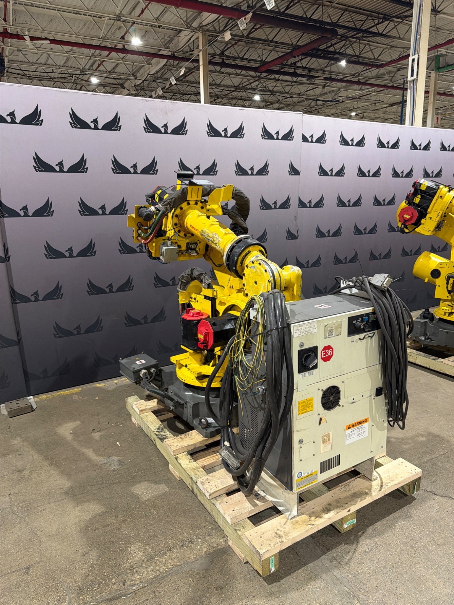 FANUC R‑2000iB/210F Complete w/ R‑30iB Controller USED 1