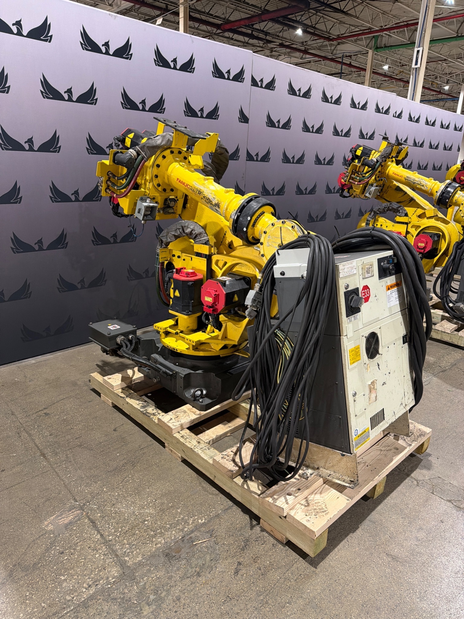 FANUC R‑2000iB/210F Complete w/ R‑30iB Controller USED 1