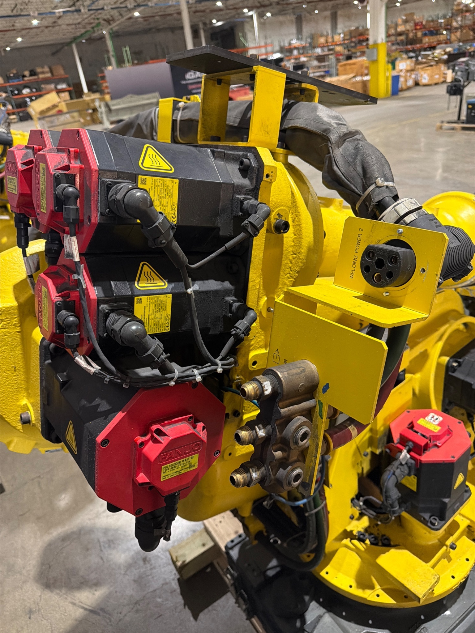 FANUC R‑2000iB/210F Complete w/ R‑30iB Controller USED 4