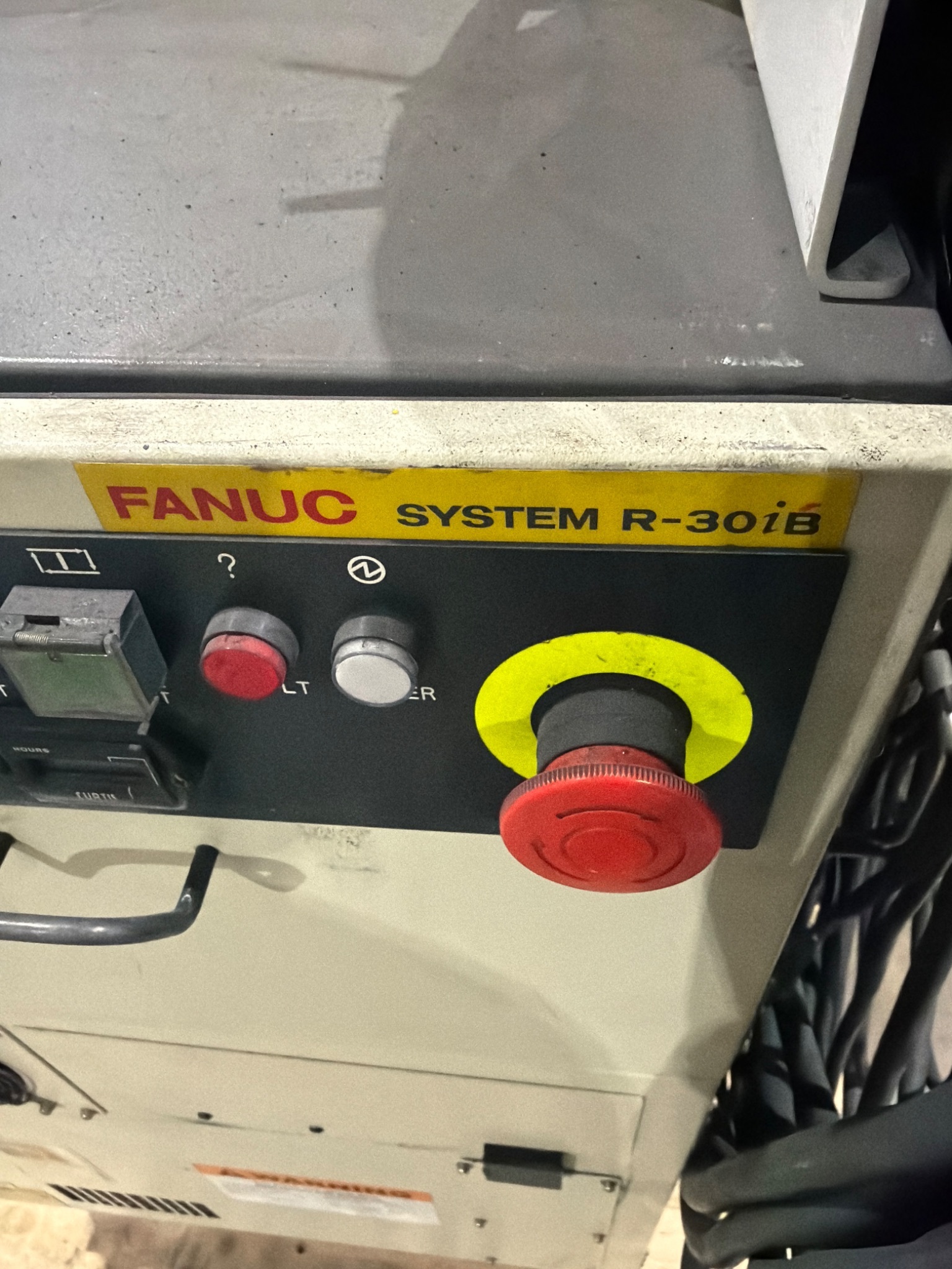 FANUC R‑2000iB/210F Complete w/ R‑30iB Controller USED 7