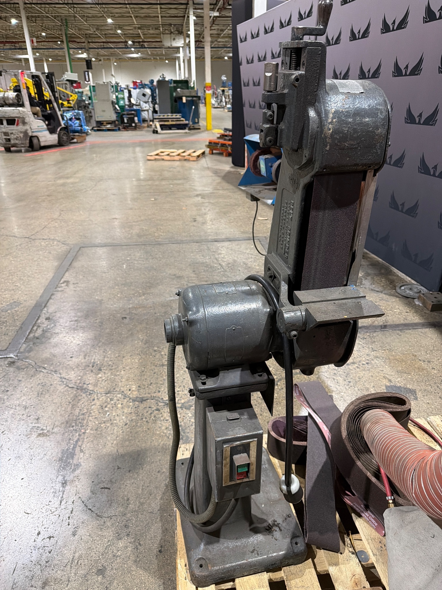 PORTER CABLE G4 4" x 48" Belt Grinder w/ Dust Collector USED 2