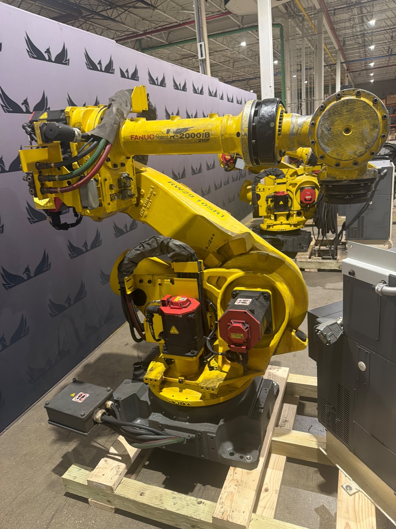 FANUC R‑2000iB/210F Complete w/ R‑30iB Controller USED 6