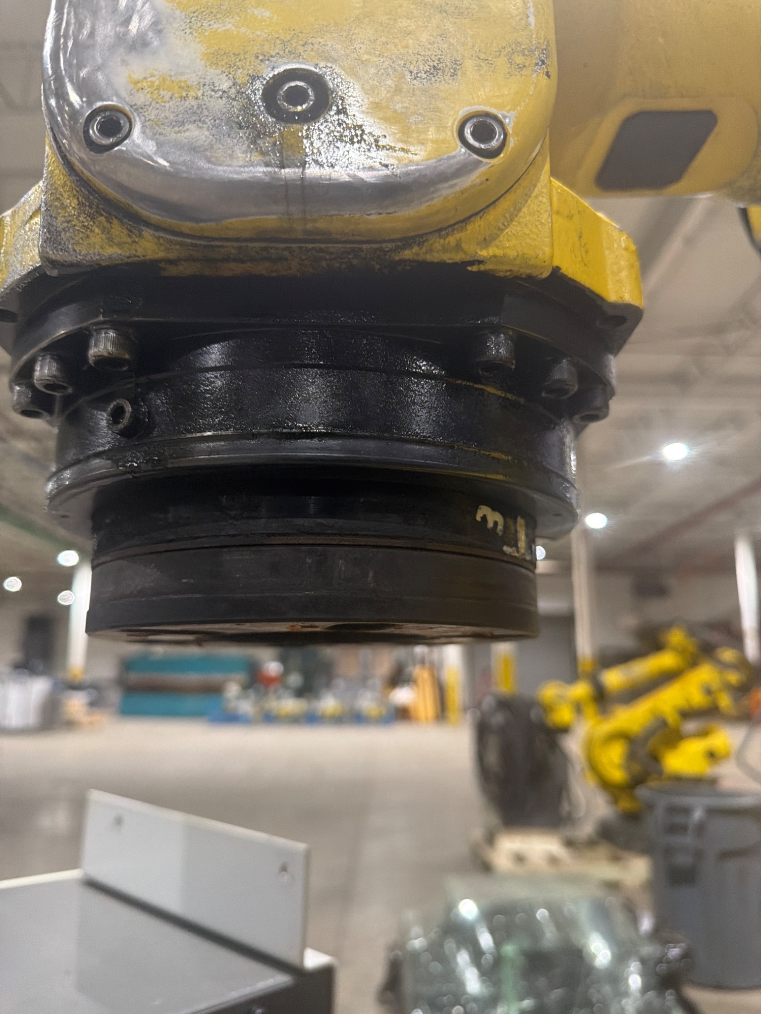 FANUC R‑2000iB/210F Complete w/ R‑30iB Controller USED 12