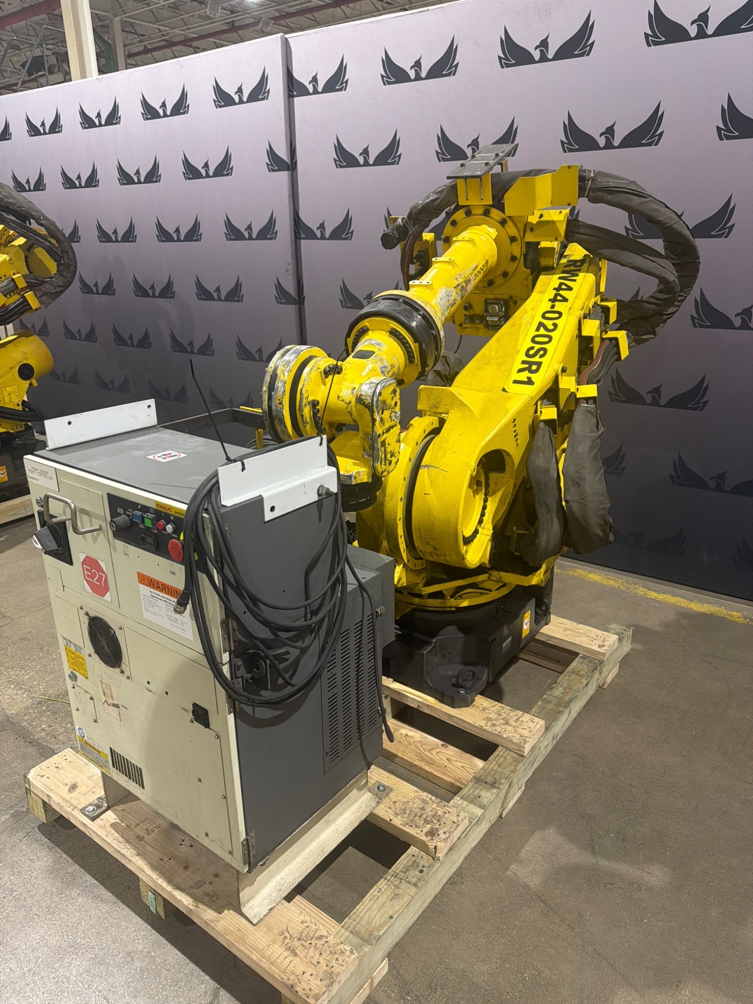 FANUC R‑2000iB/210F Complete w/ R‑30iB Controller USED 2