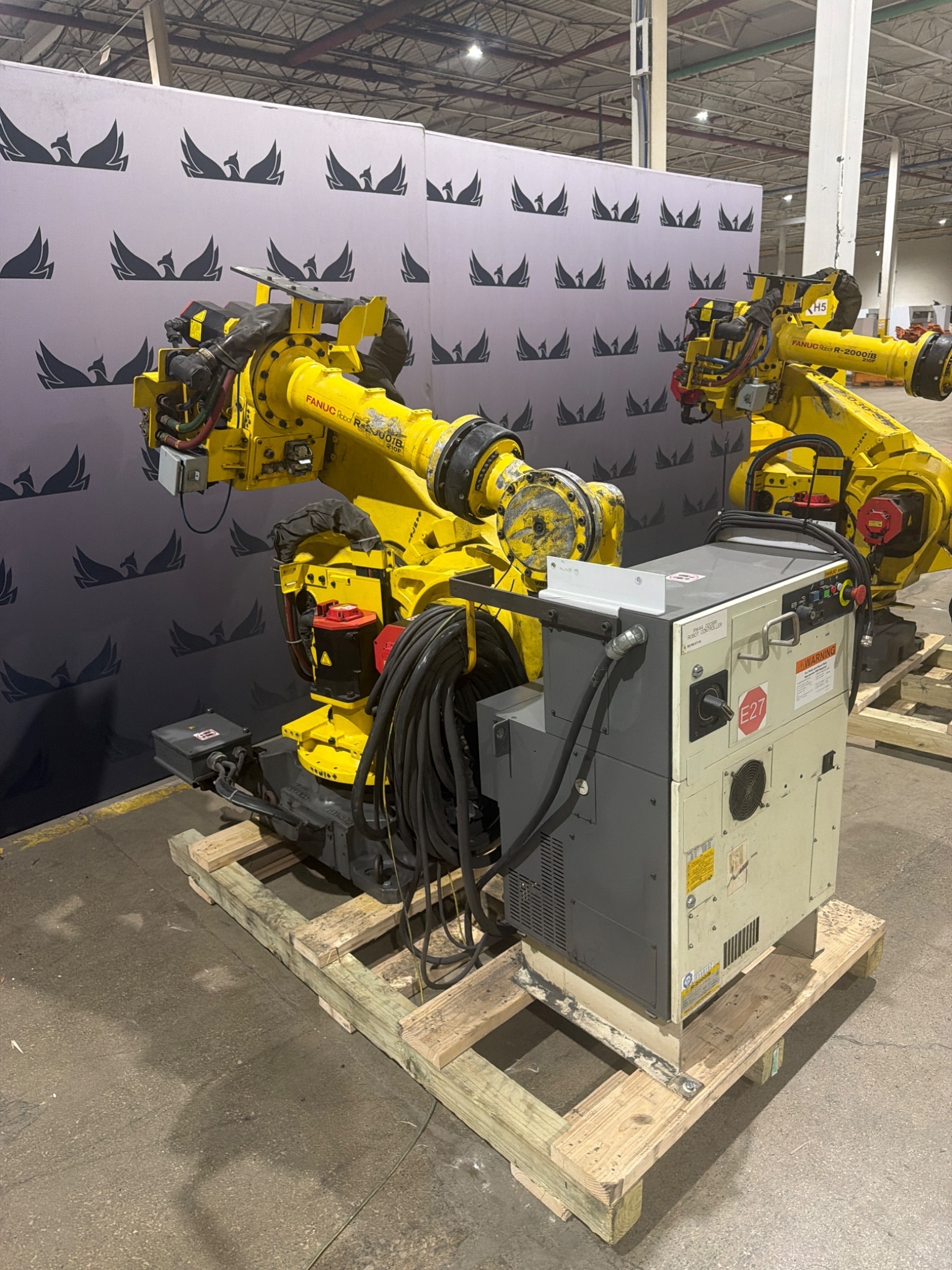 FANUC R‑2000iB/210F Complete w/ R‑30iB Controller USED 3