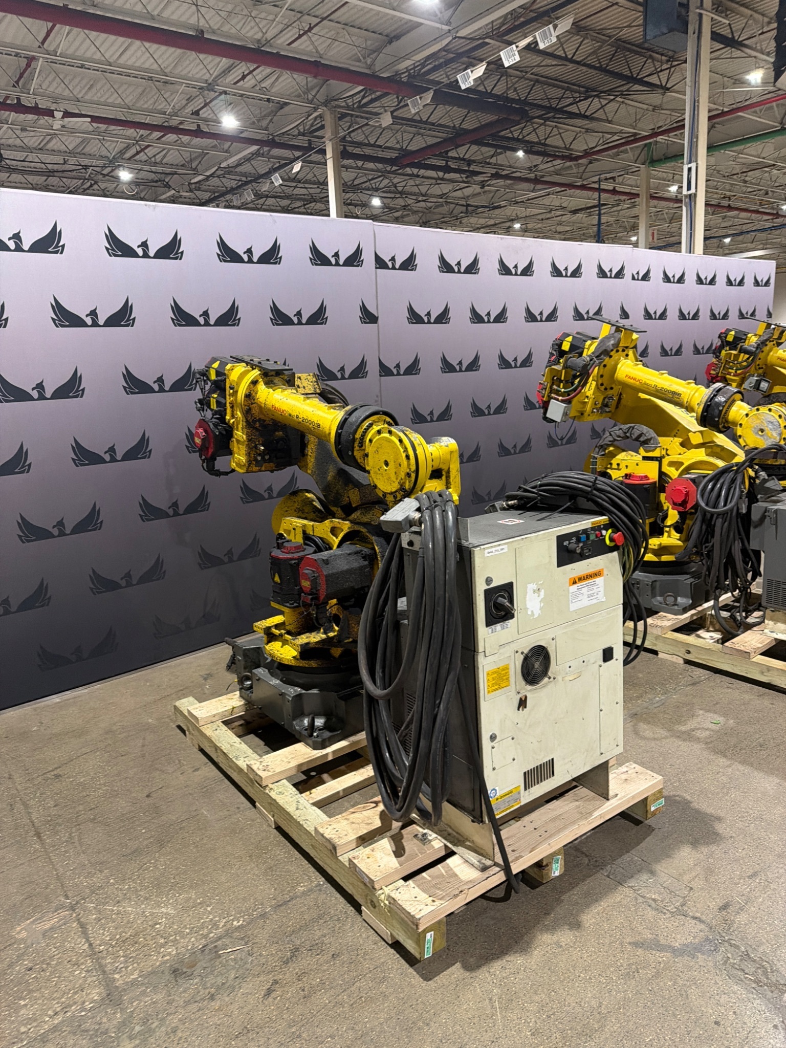FANUC R‑2000iB/210F Complete w/ R‑30iB Controller USED 1
