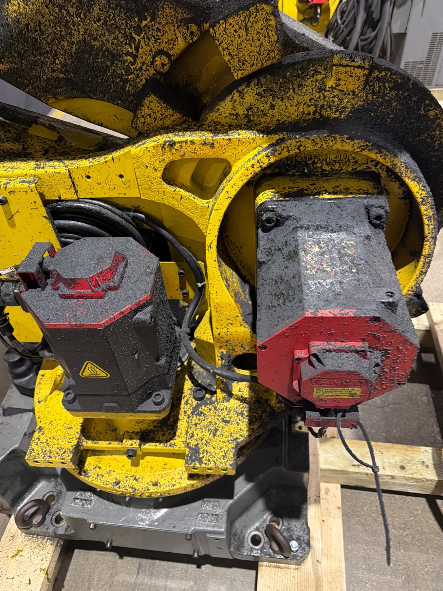 FANUC R‑2000iB/210F Complete w/ R‑30iB Controller USED 4