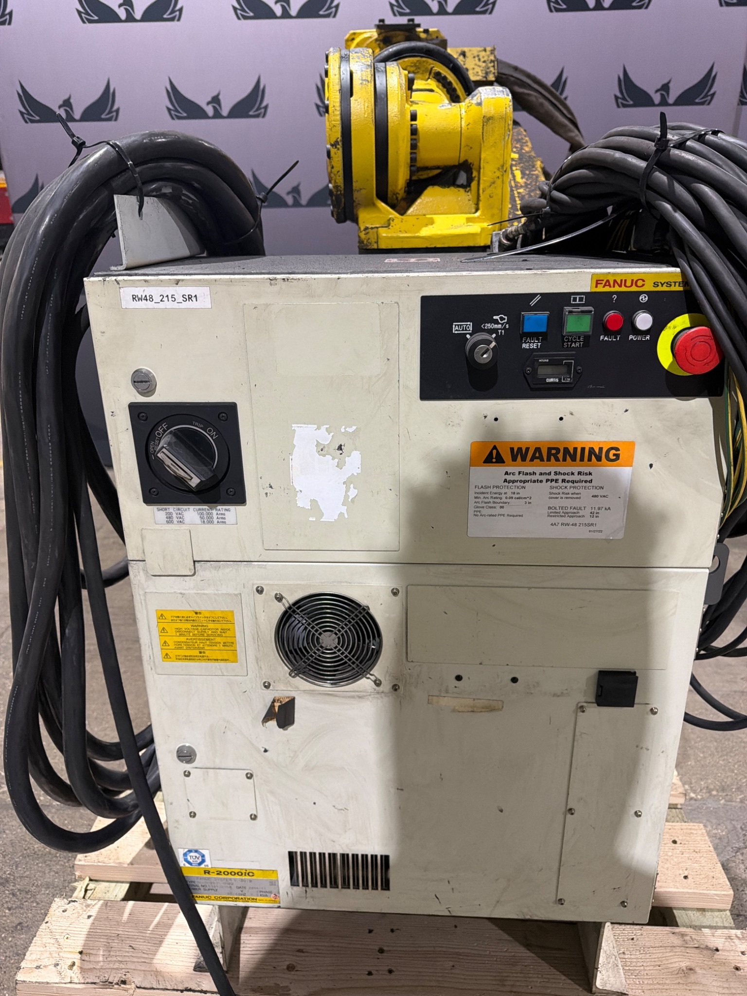 FANUC R‑2000iB/210F Complete w/ R‑30iB Controller USED 7