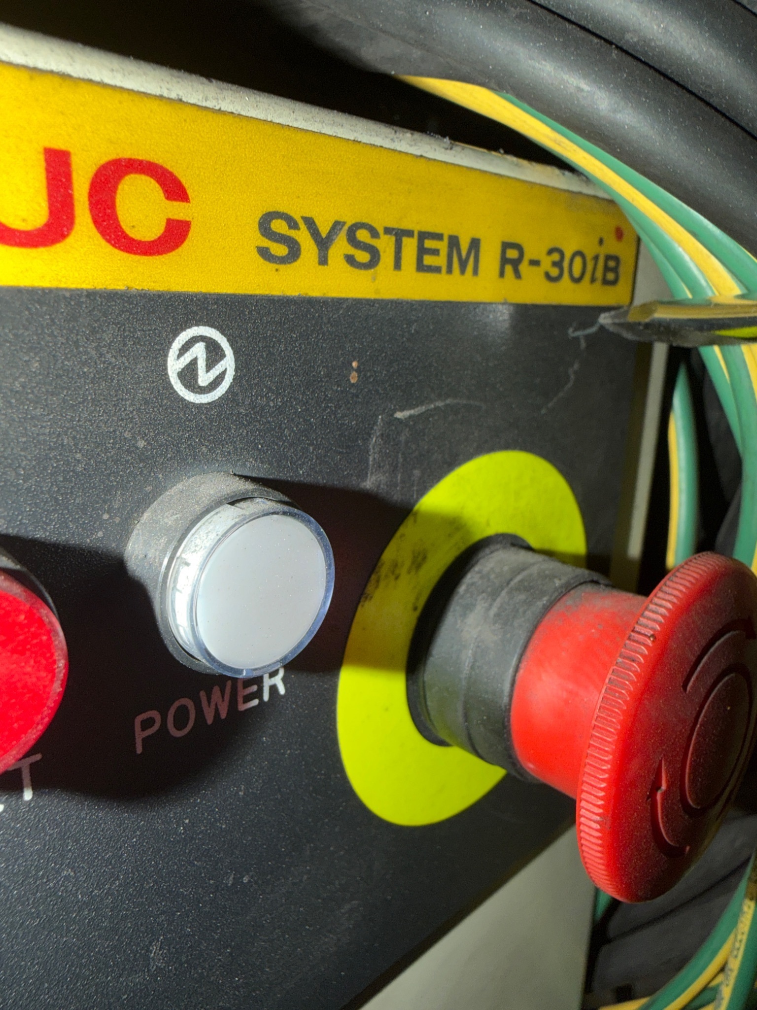 FANUC R‑2000iB/210F Complete w/ R‑30iB Controller USED 8