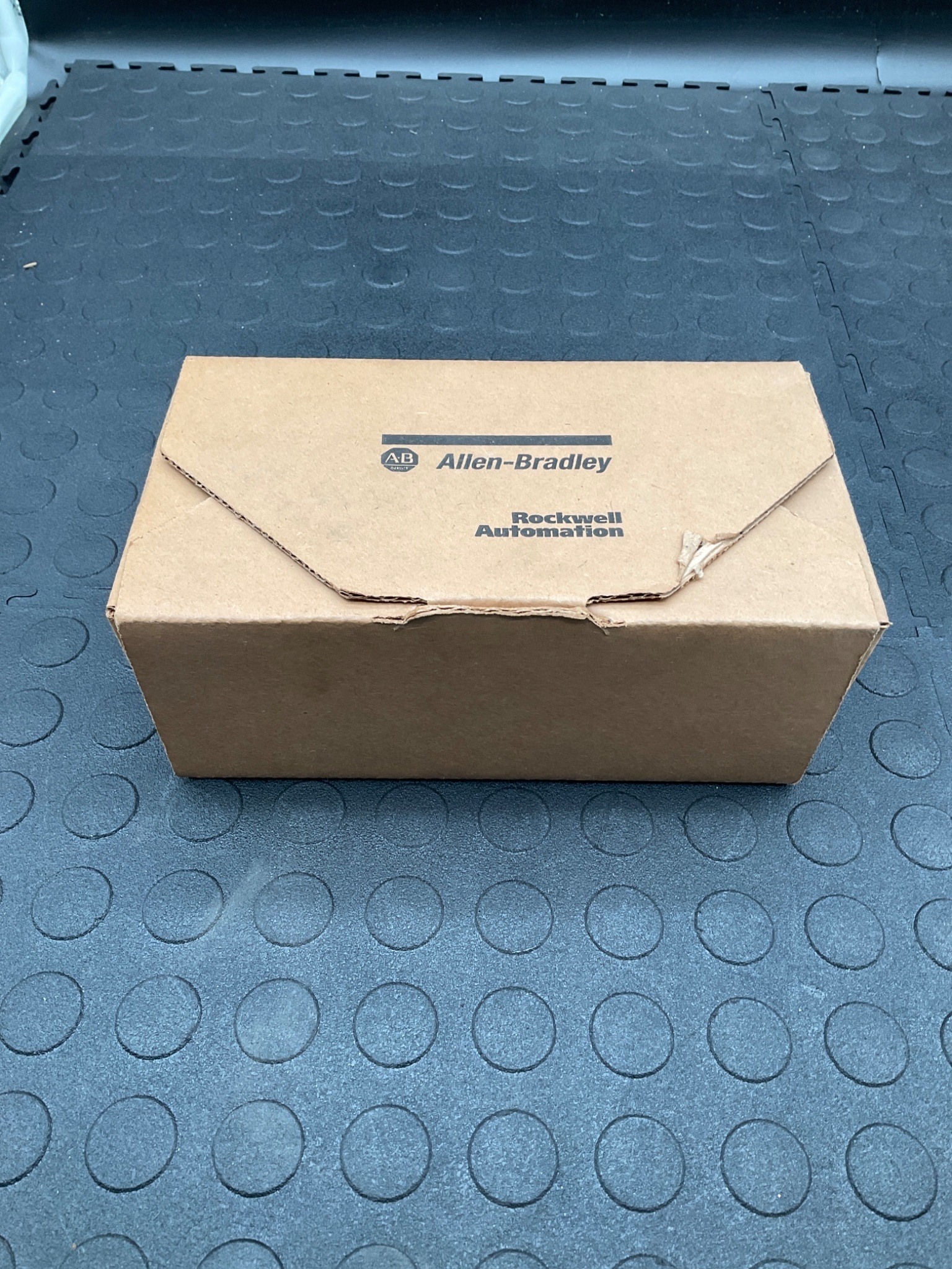 ALLEN BRADLEY 1494V-L1 Door Hardware Kit RH Top & Side Latching Ser. A NEW 2