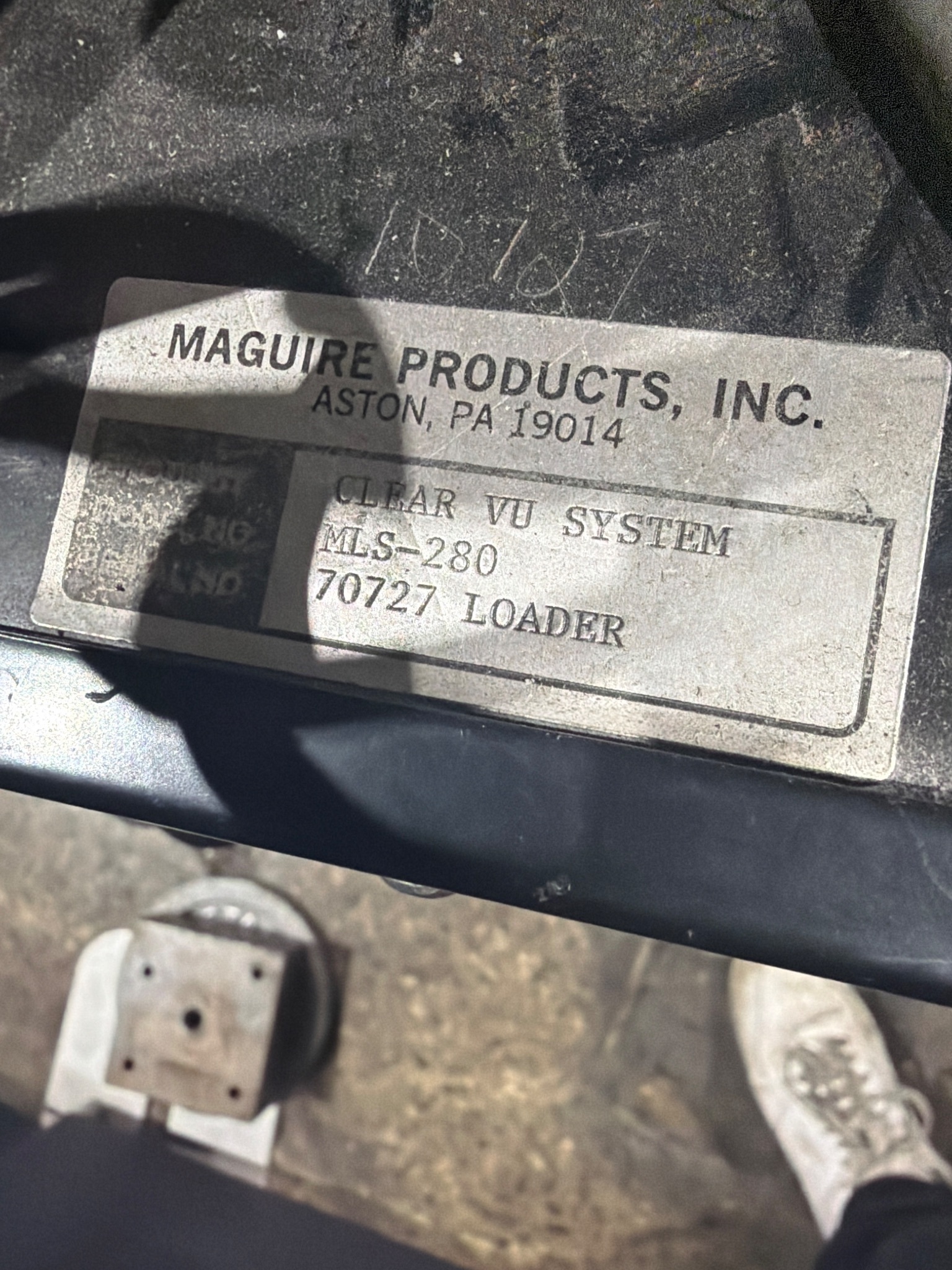 MAGUIRE MLS-2 CLEAR VU LOADING SYSTEM 2.5HP VACUUM LOADER USED 6