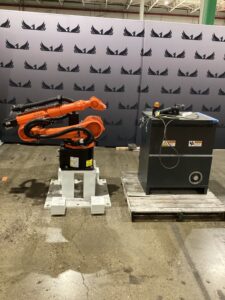 KUKA KR 20 R1810‑2/SEL CYBERTECH‑2 Robot w/ KR C4 Controller USED