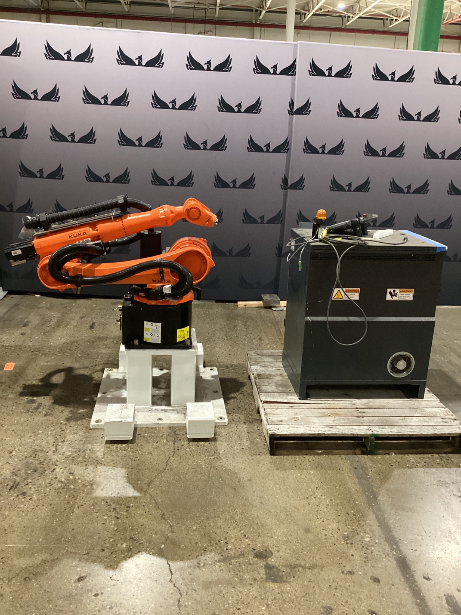 KUKA KR 20 R1810‑2/SEL CYBERTECH‑2 Robot w/ KR C4 Controller USED 0