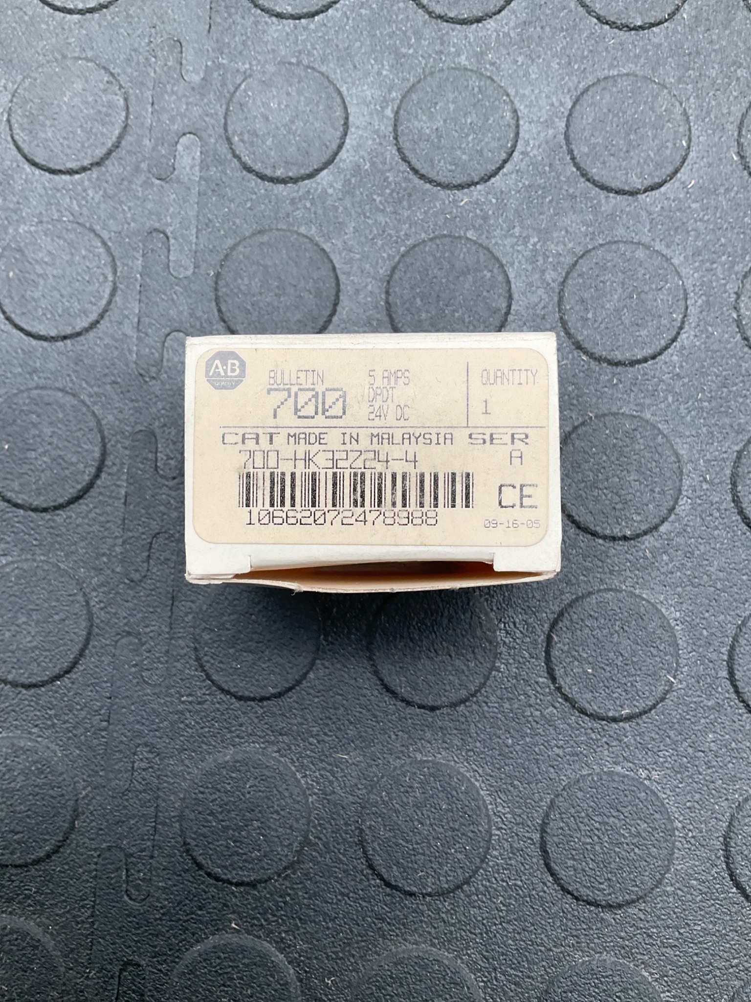 ALLEN BRADLEY 700‑HK32Z24‑4 5A General Purpose Relay NEW 0