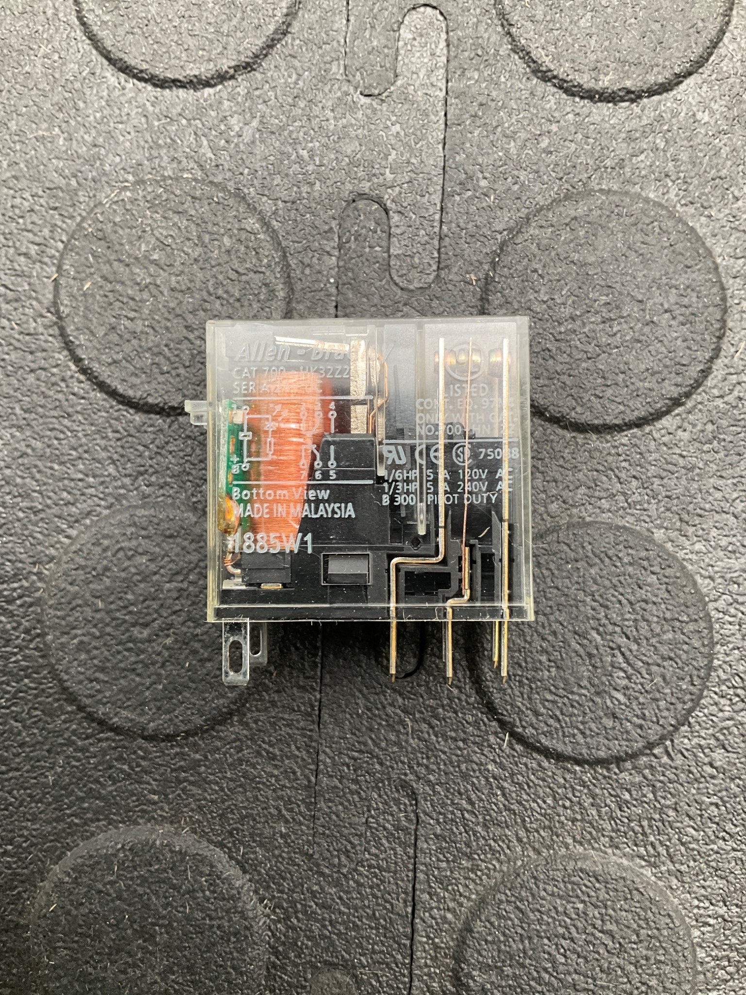 ALLEN BRADLEY 700‑HK32Z24‑4 5A General Purpose Relay NEW 1
