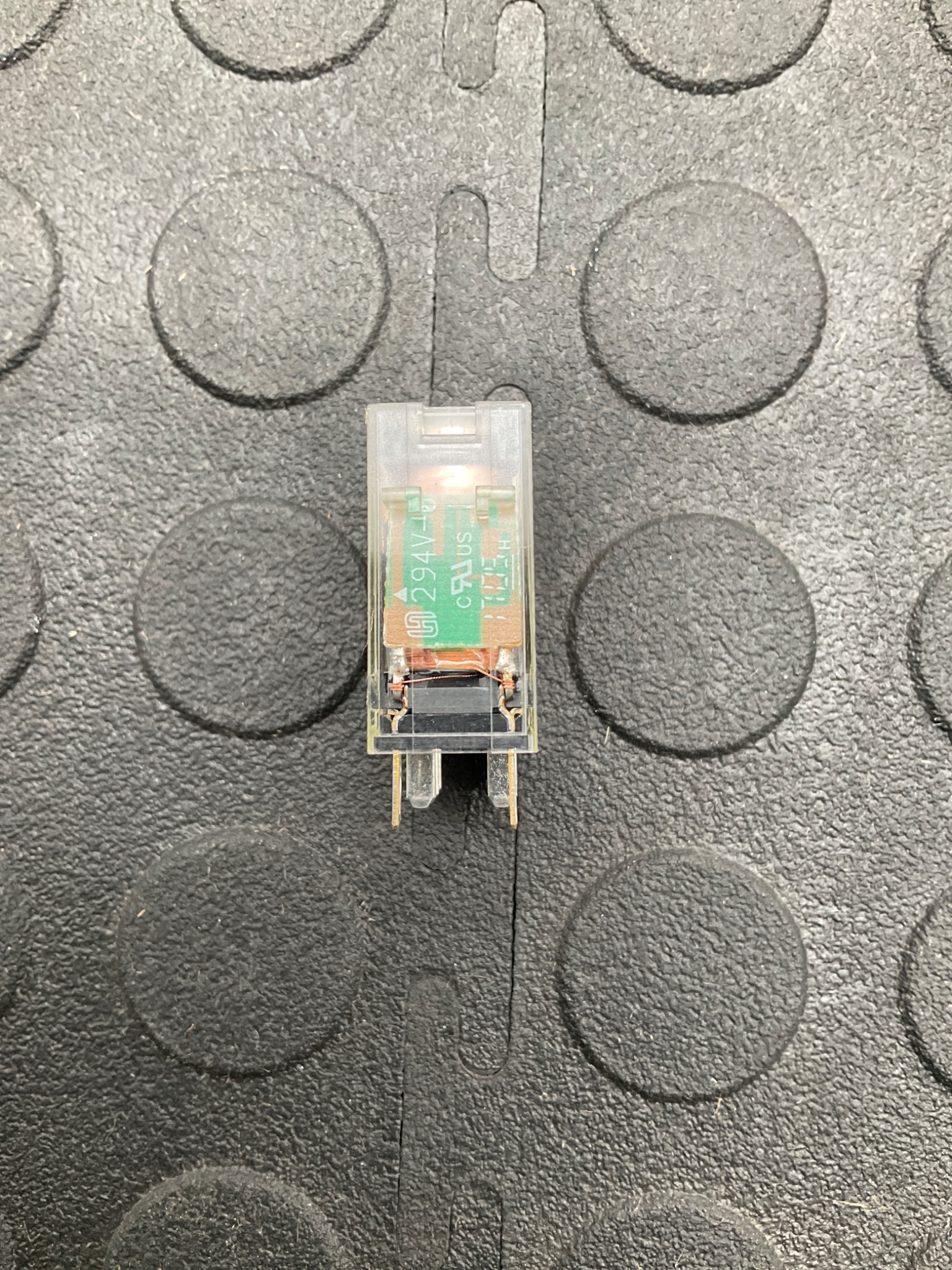 ALLEN BRADLEY 700‑HK32Z24‑4 5A General Purpose Relay NEW 4