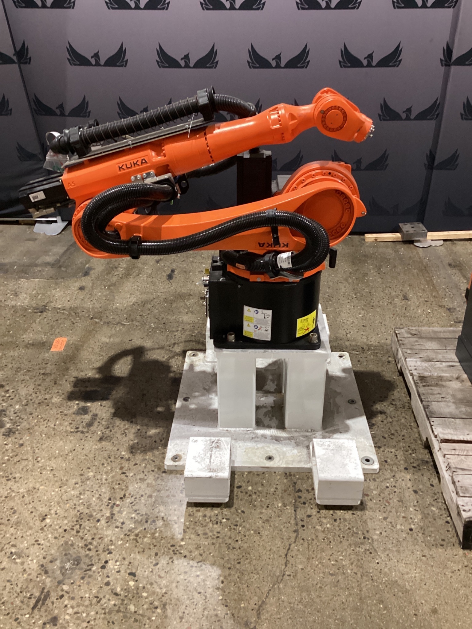 KUKA KR 20 R1810‑2/SEL CYBERTECH‑2 Robot w/ KR C4 Controller USED 1