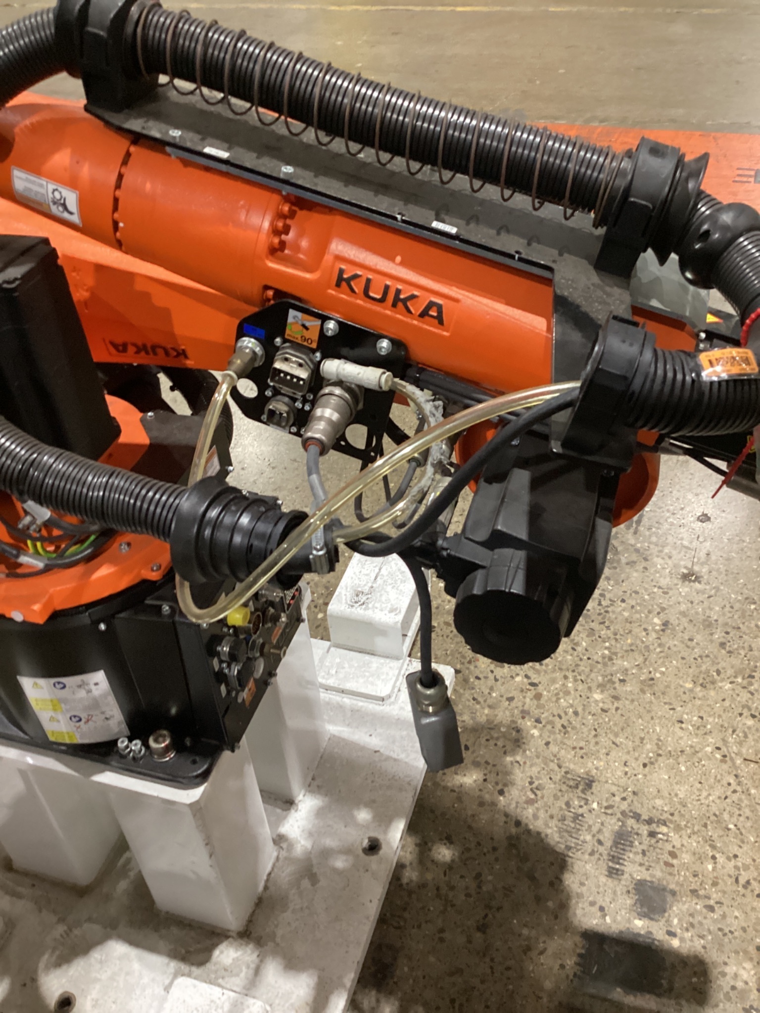 KUKA KR 20 R1810‑2/SEL CYBERTECH‑2 Robot w/ KR C4 Controller USED 4