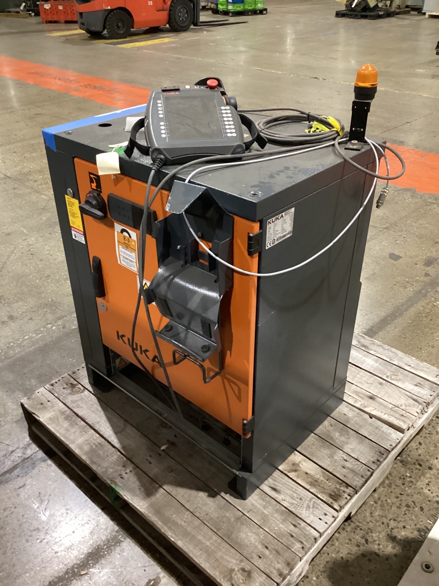 KUKA KR 20 R1810‑2/SEL CYBERTECH‑2 Robot w/ KR C4 Controller USED 6