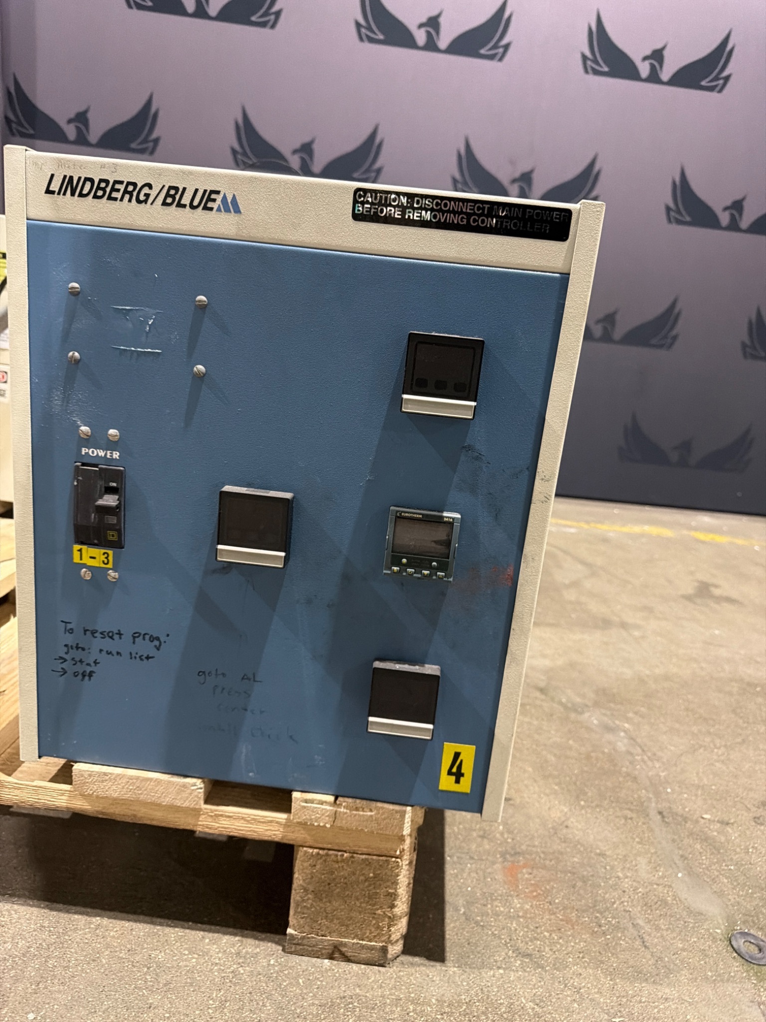 LINDBERG Blue M HTF55347C 1200°C Tube Furnace w/ CC58434PBC Control Console USED 4