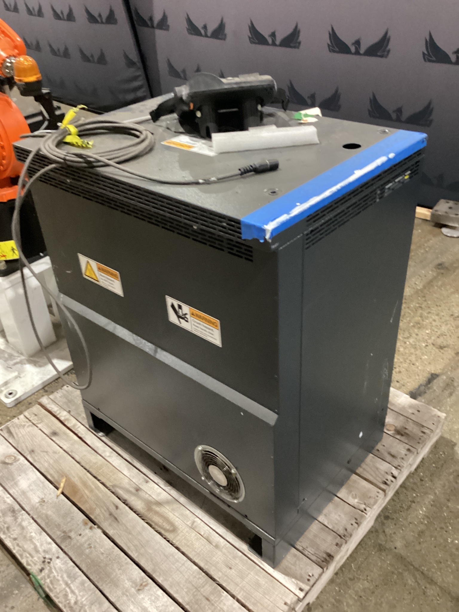 KUKA KR 20 R1810‑2/SEL CYBERTECH‑2 Robot w/ KR C4 Controller USED 9
